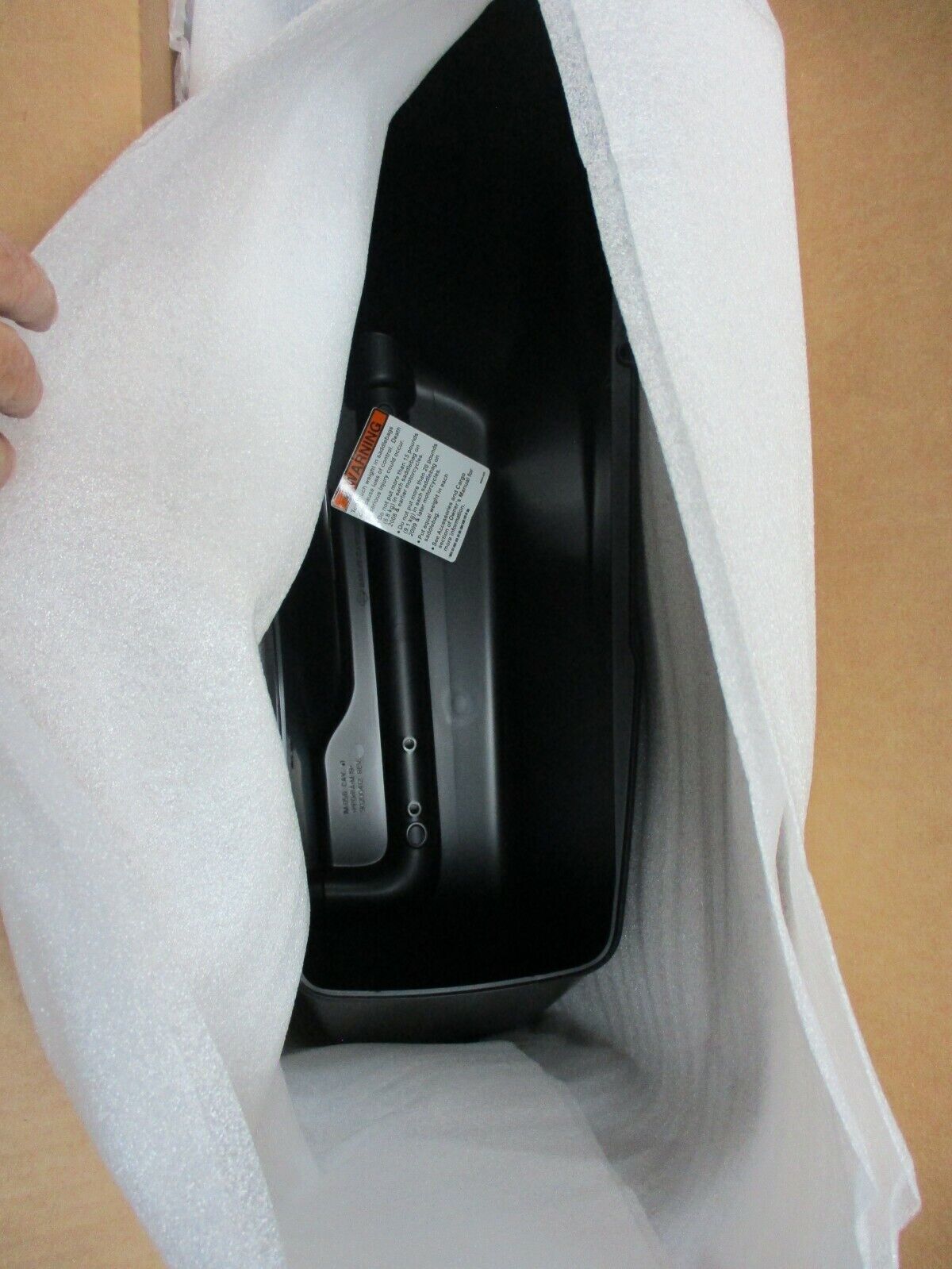 Harley Davidson OEM FLHP/FLHR/FLTR/FLHX Right Saddlebag Prime 90200412