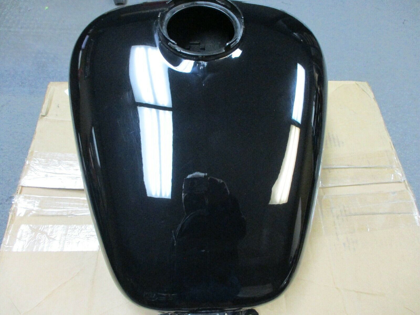 Harley Davidson OEM FLHTC Fuel Tank Vivid Black Silver Stripes  61360-08BHY