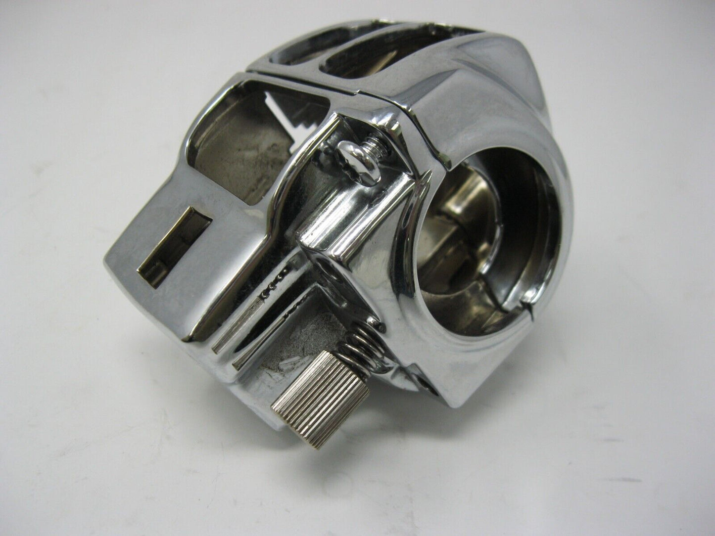 Drag Specialties Right Side Upper & Lower Switch Housing  0616-0146 & 0616-0112