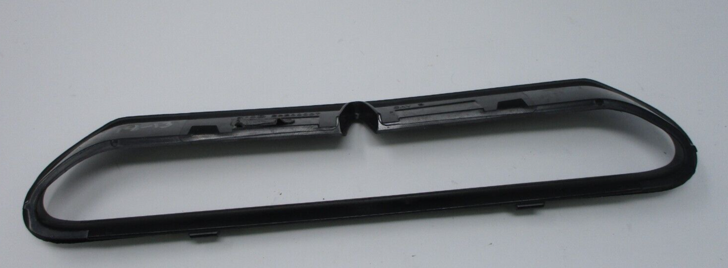 Harley-Davidson OEM Outer Fairing Air Duct Bezel  '14-'21 FLH Models  29200007