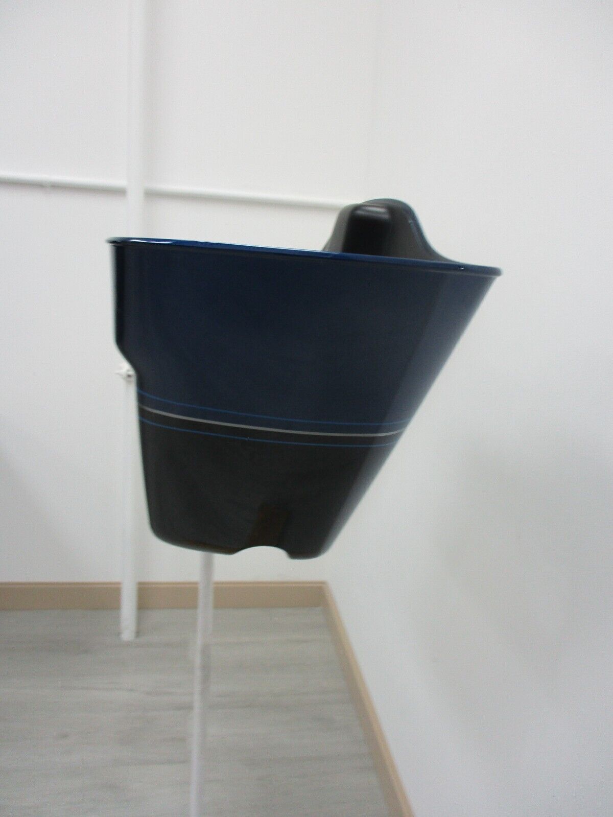 Harley Davidson OEM  Saddlebag  BLACK/BLUE With Stripes 90200412 2014-Later