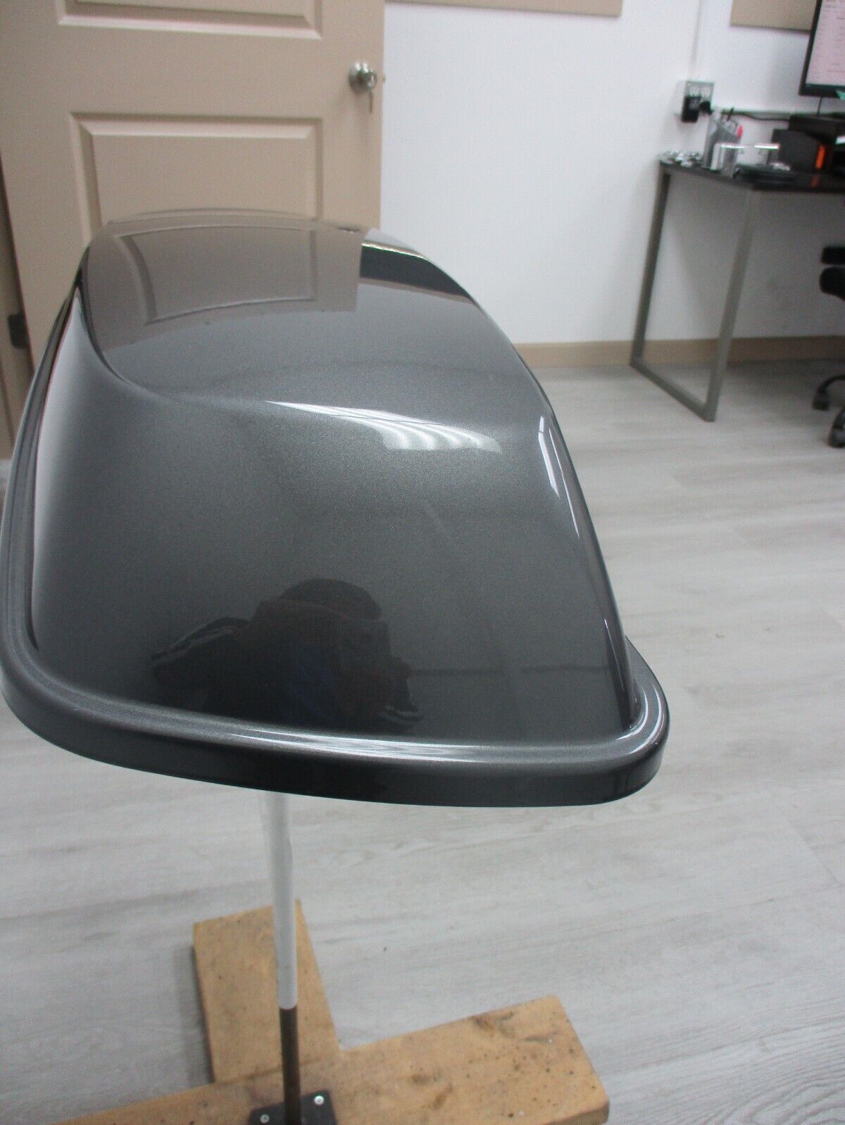 Harley-Davidson OEM  Saddlebag GRAY LID 90200411 2014-Later