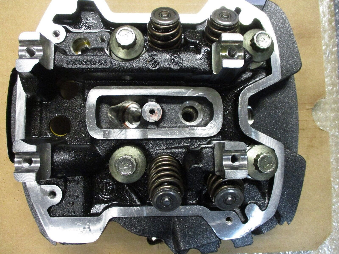Harley Davidson M8 FLHXSE CVO Front Engine Cylinder Head Water Cooled 16500500
