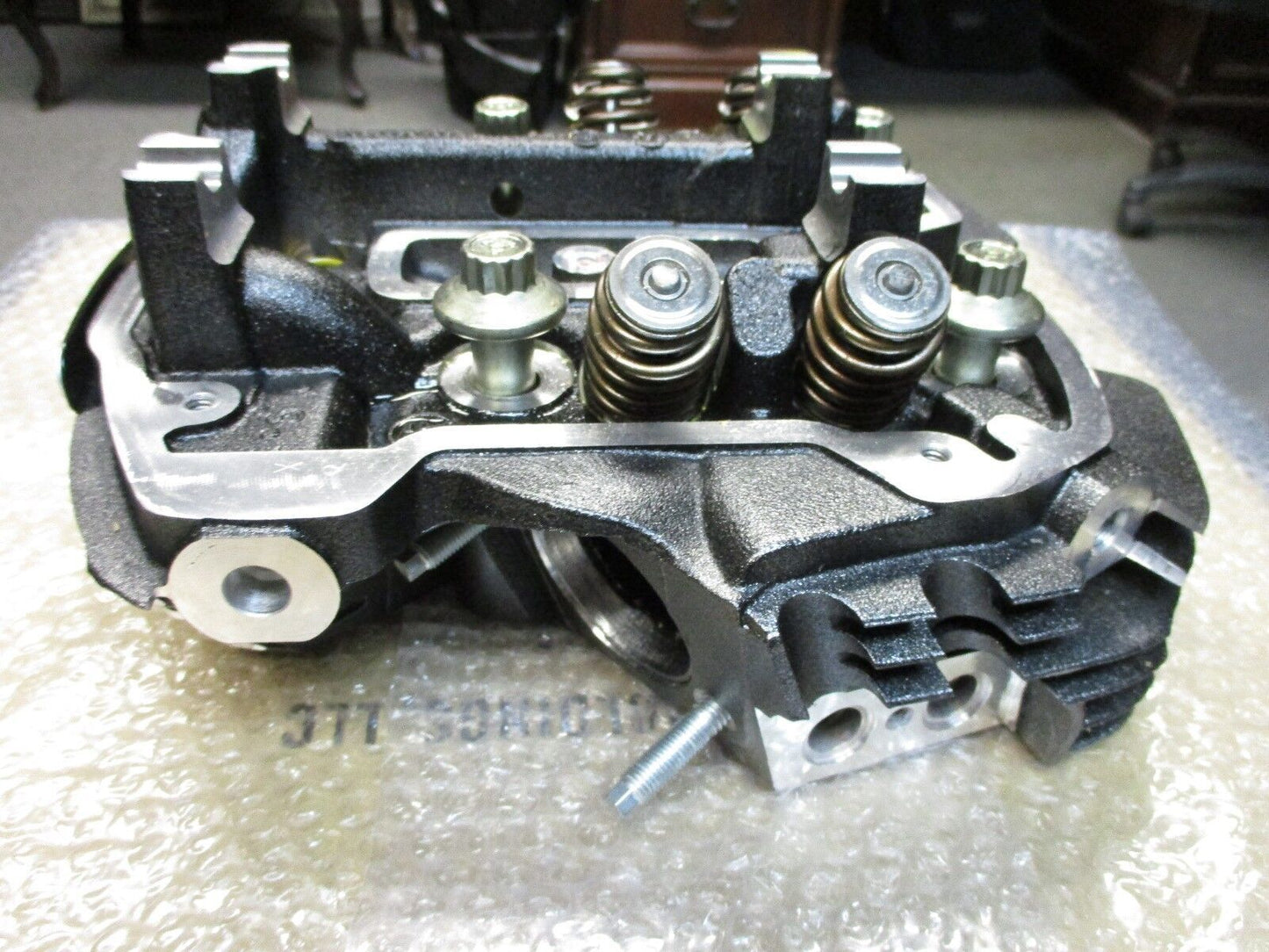 Harley Davidson M8 FLHXSE CVO Front Engine Cylinder Head Water Cooled 16500500
