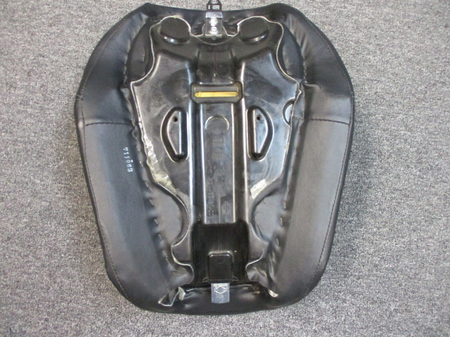 Harley Davidson OEM Dyna Seat 08
