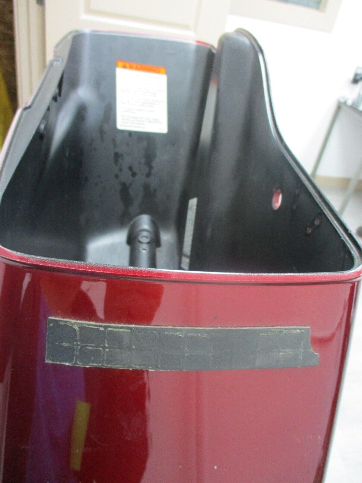 Harley Davidson OEM Left Saddlebag BLOOD RED 90200414 2014-Later