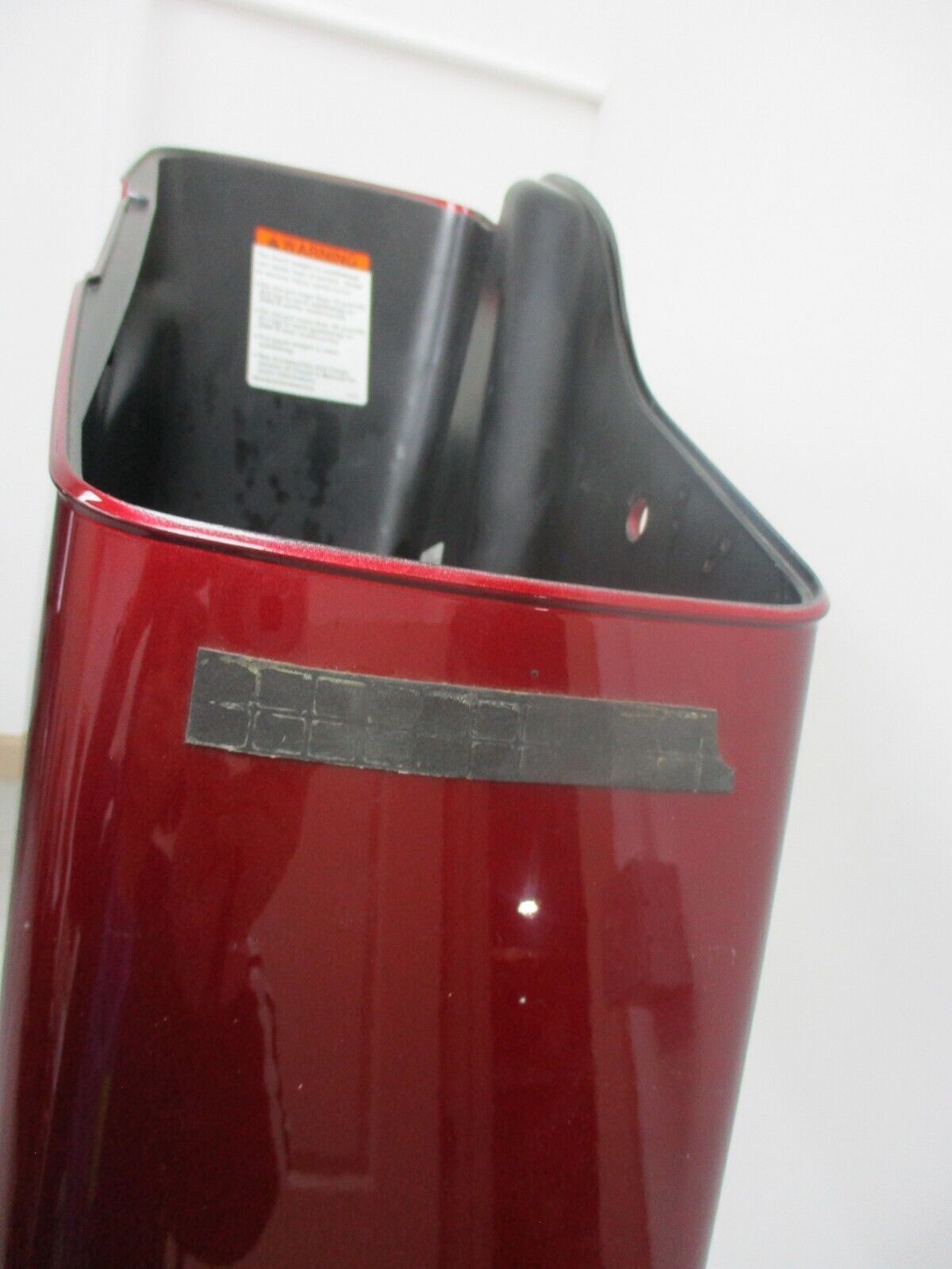 Harley Davidson OEM Left Saddlebag BLOOD RED 90200414 2014-Later