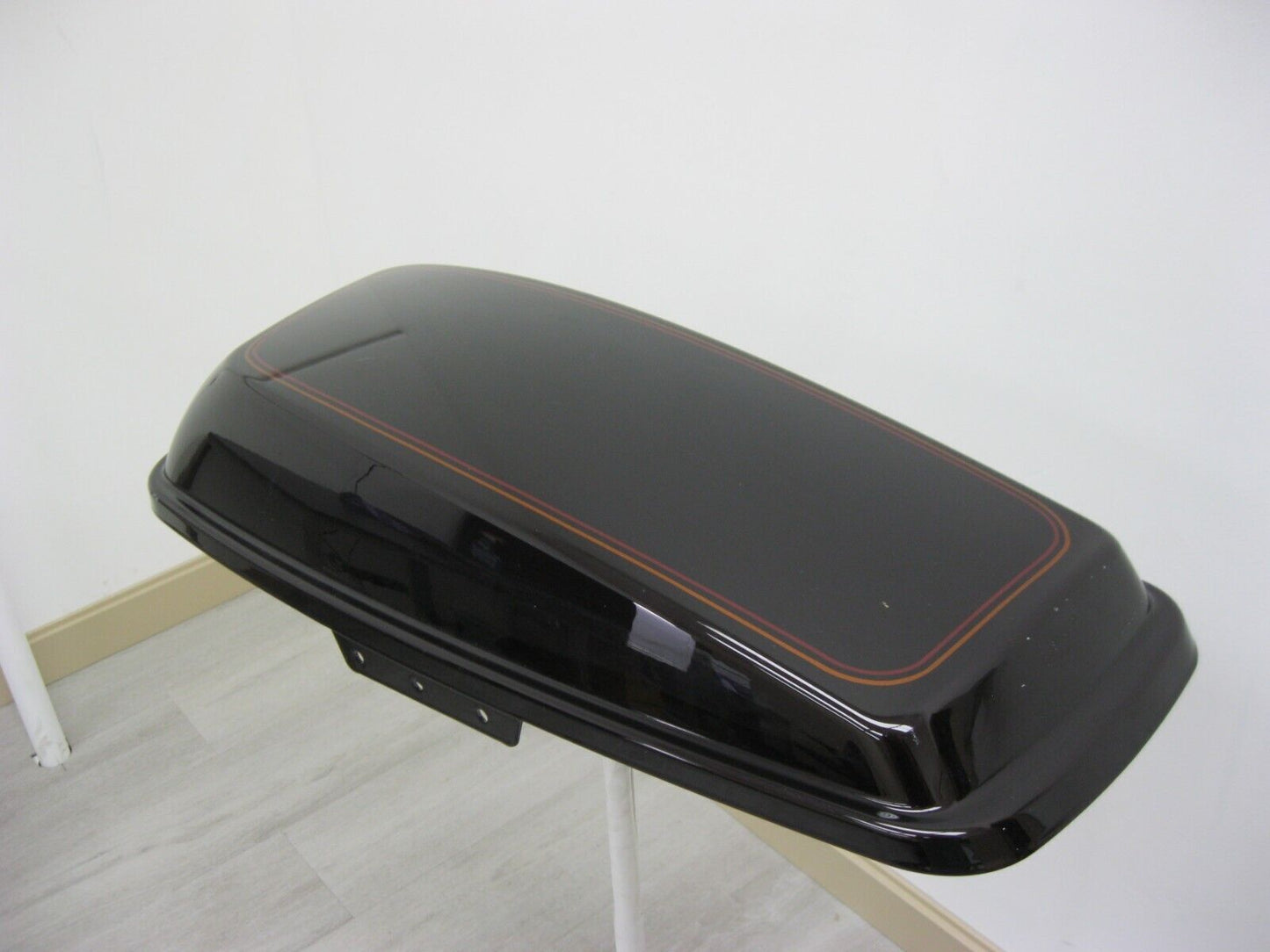 Harley-Davidson OEM Left Saddlebag Lid Burgundy with Detail 90200413 2014-Later
