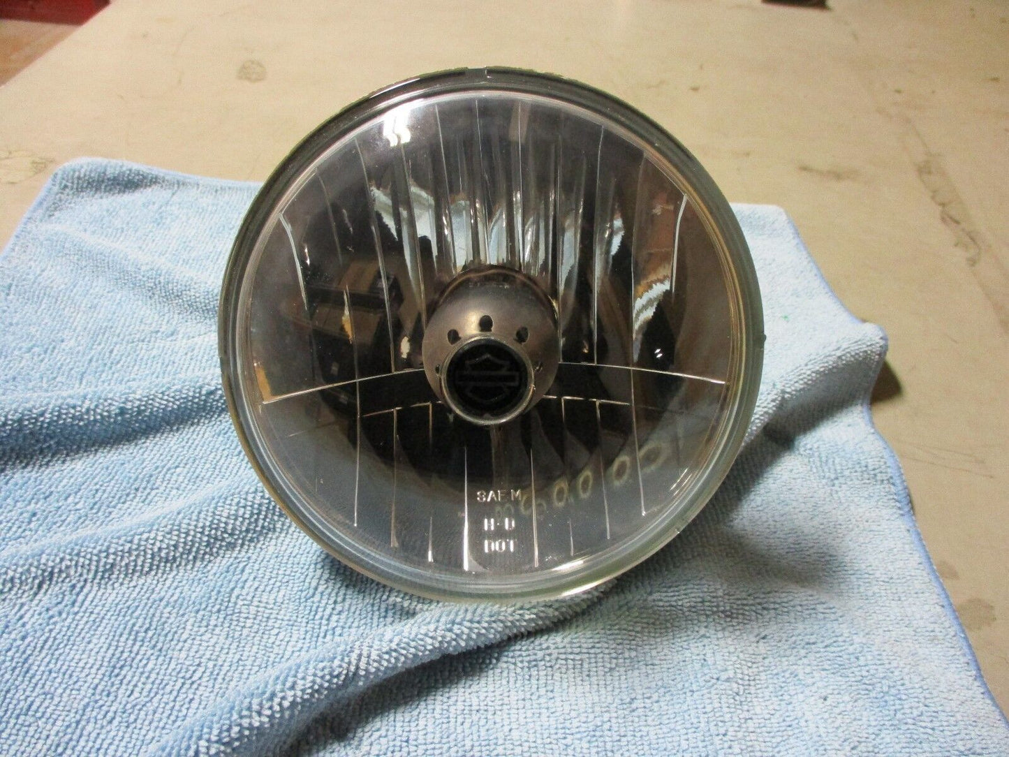 HARLEY-DAVIDSON USED HEAD LIGHT LAMP ASSEMBLY 68297-05 WITH BULB AND RUBBER BOOT