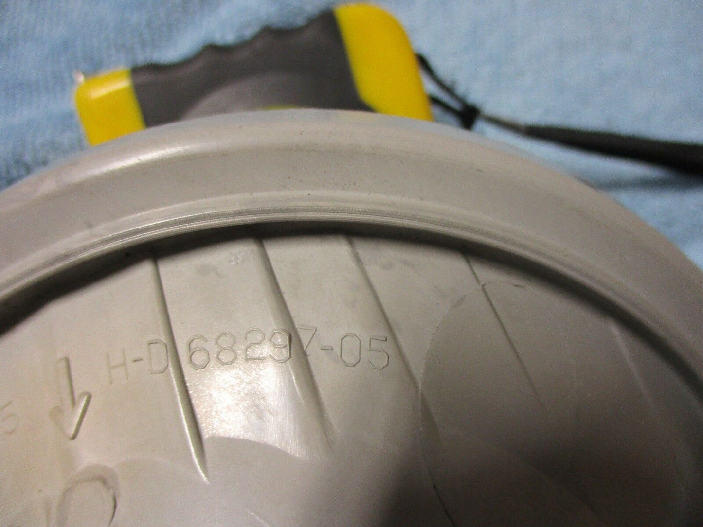 HARLEY-DAVIDSON USED HEAD LIGHT LAMP ASSEMBLY 68297-05 WITH BULB AND RUBBER BOOT