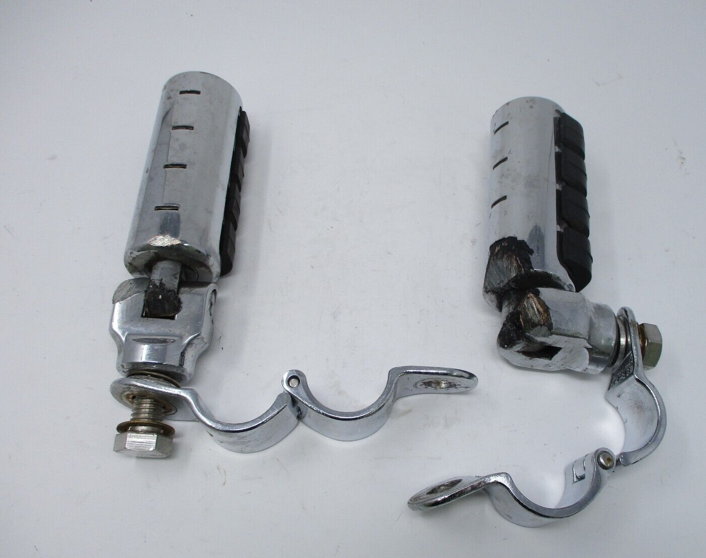 KURYAKYN ISO Pegs with 1  1/4'' Magnum Quick Clamps  DS-241103