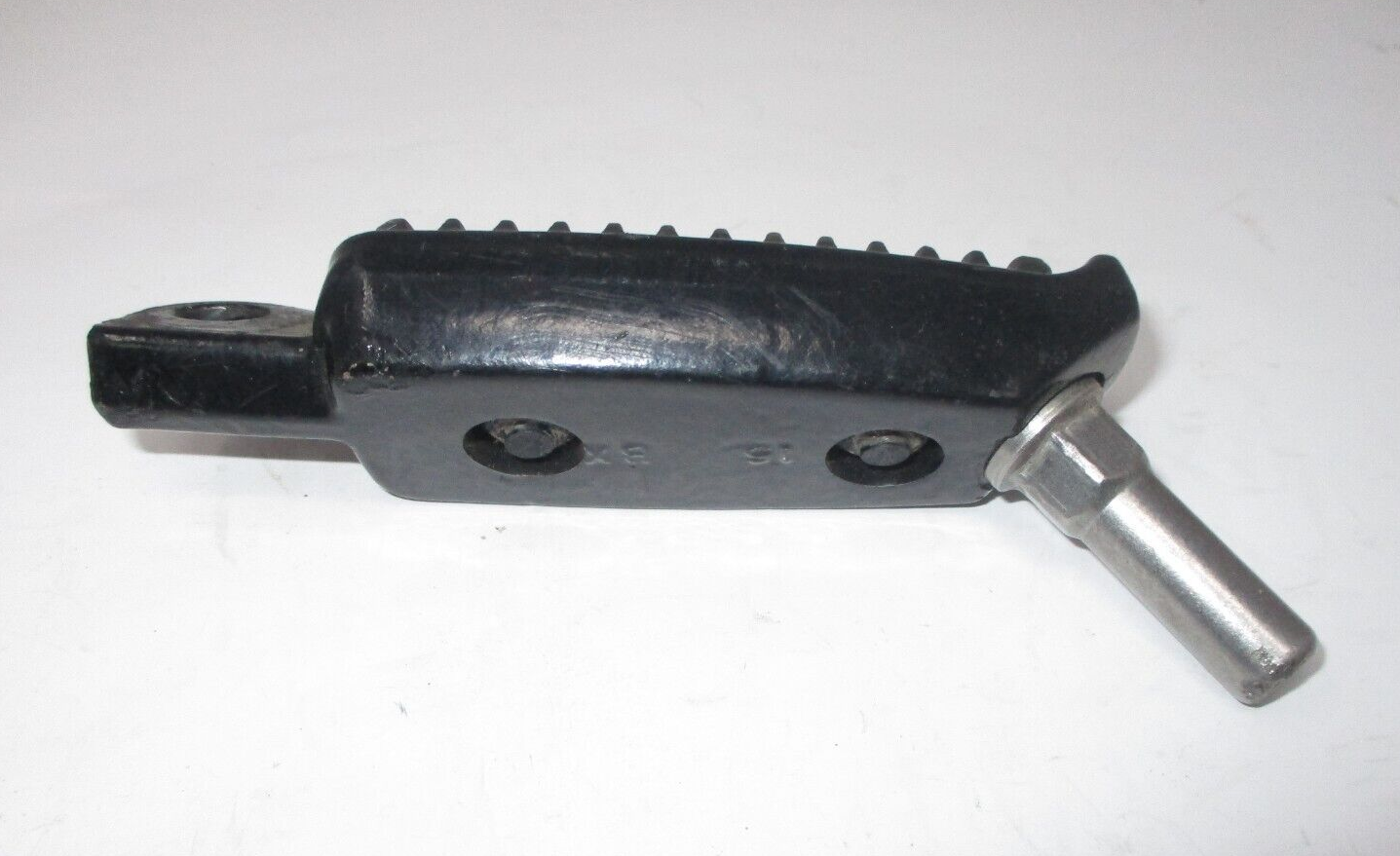 Harley-Davidson XL1200 Sportster Right Side  Front Footrest Footpeg 33134-07CAZ