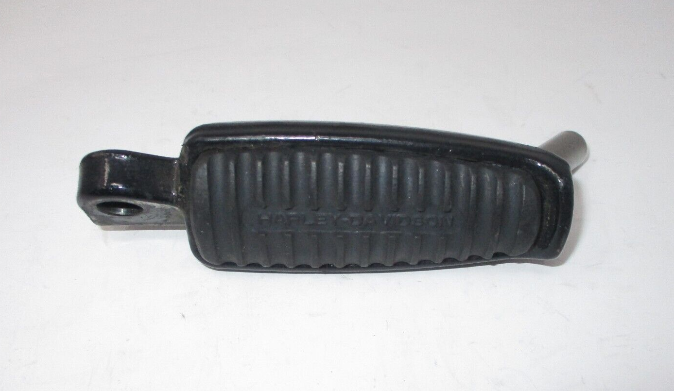 Harley-Davidson XL1200 Sportster Right Side  Front Footrest Footpeg 33134-07CAZ