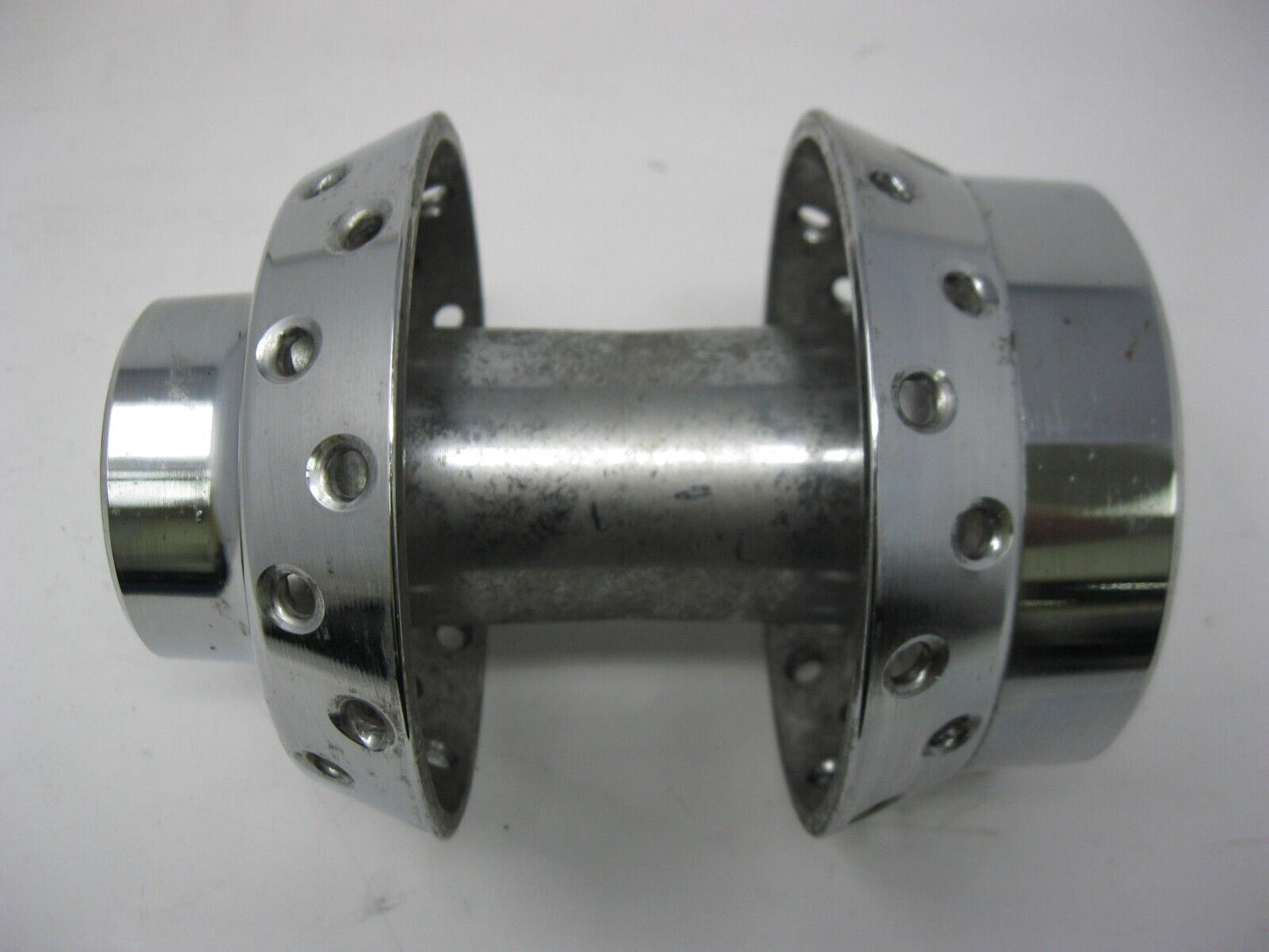 Harley-Davidson OEM Chrome 40 Spoke Front Single Disc Wheel Hub