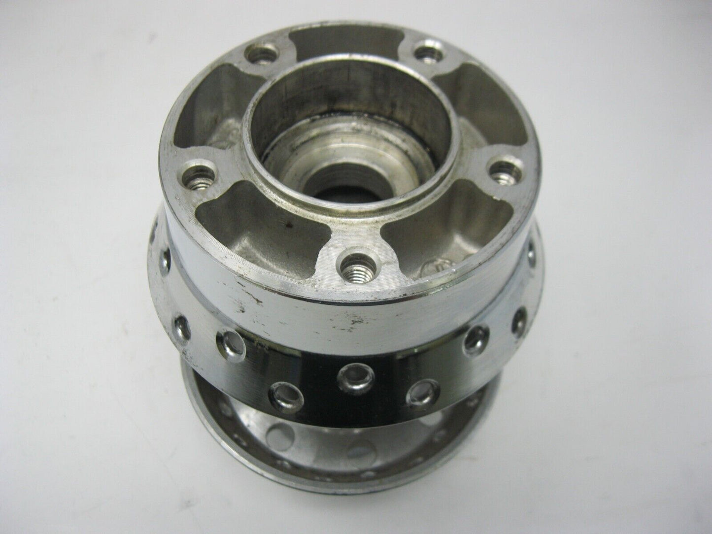 Harley-Davidson OEM Chrome 40 Spoke Front Single Disc Wheel Hub