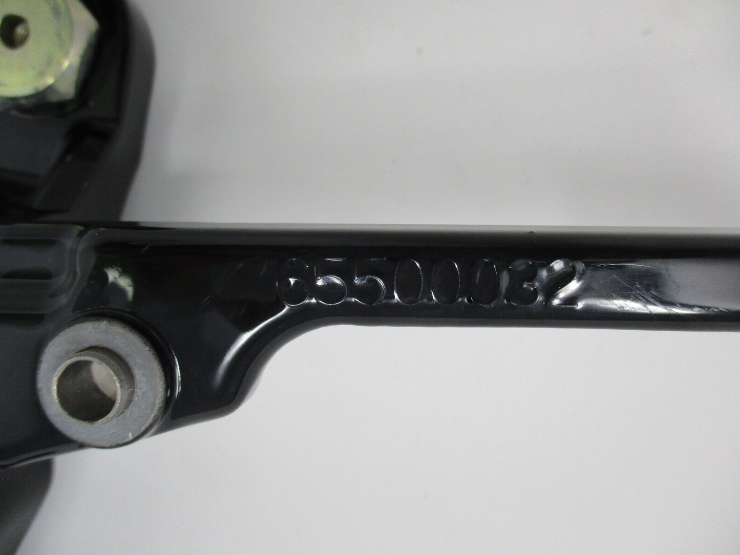 Harley-Davidson OEM '14-'17  Dyna Muffler Support Bracket Assembly 65500032
