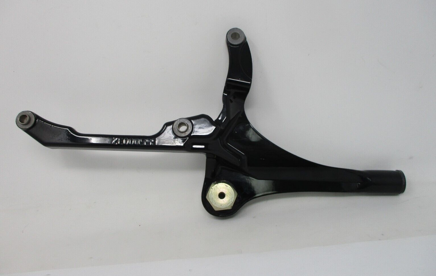 Harley-Davidson OEM '14-'17  Dyna Muffler Support Bracket Assembly 65500032