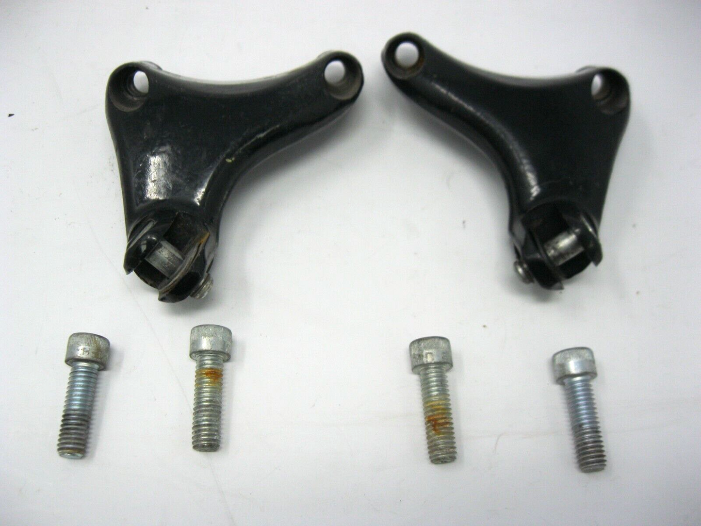 Harley-Davidson XL L & R Passenger Foot Peg Supports c/w Bolts 49314-04 49315-04