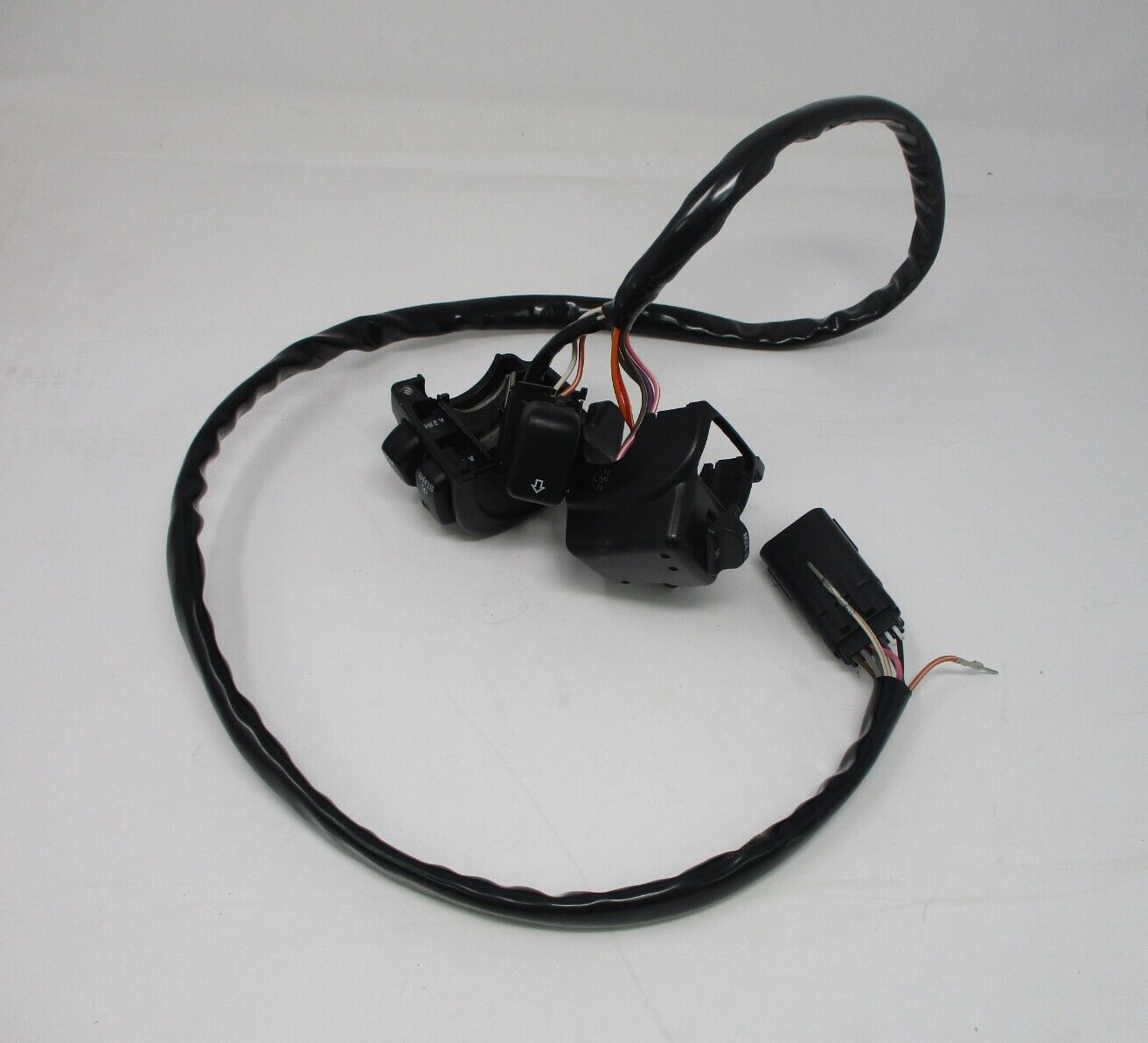 Harley-Davidson OEM Handlebar Control Switch RIGHT SIDE ONLY 70355-08