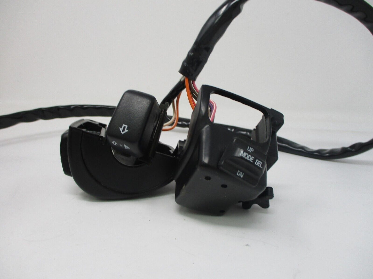 Harley-Davidson OEM Handlebar Control Switch RIGHT SIDE ONLY 70355-08