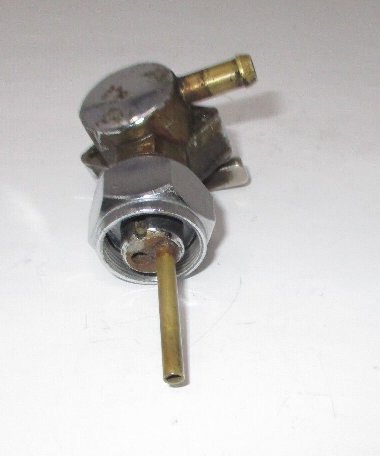 Harley-Davidson  Vacuum Fuel Petcock Right Side  62163-75