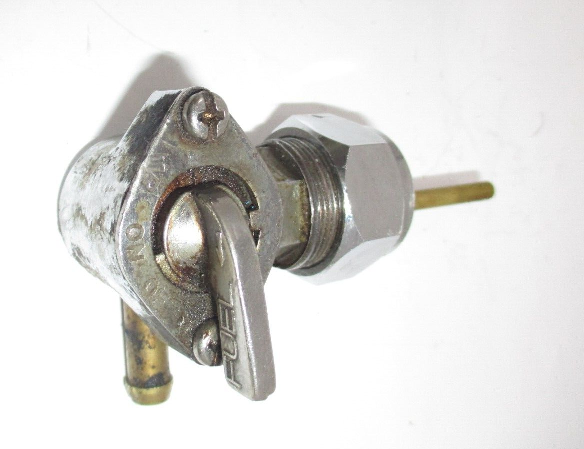 Harley-Davidson  Vacuum Fuel Petcock Right Side  62163-75