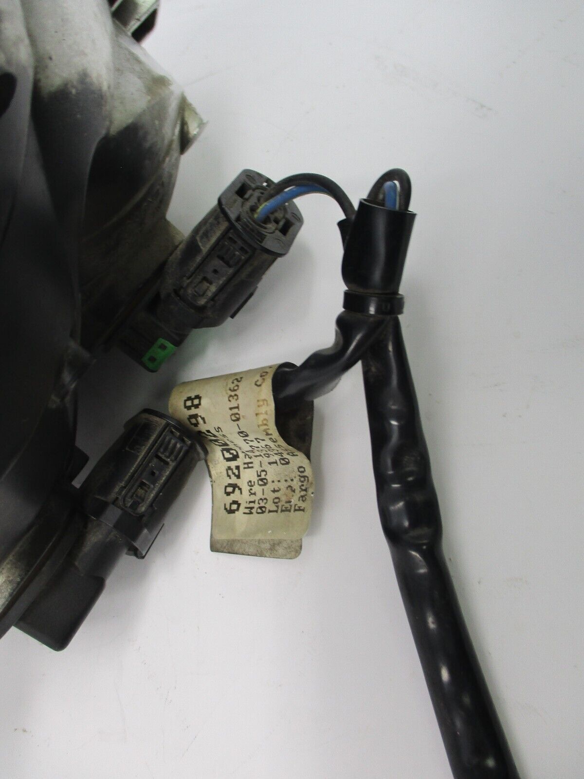 Harley-Davidson OEM Touring 7" Dual Halogen Headlight  plus Bracket   67700064