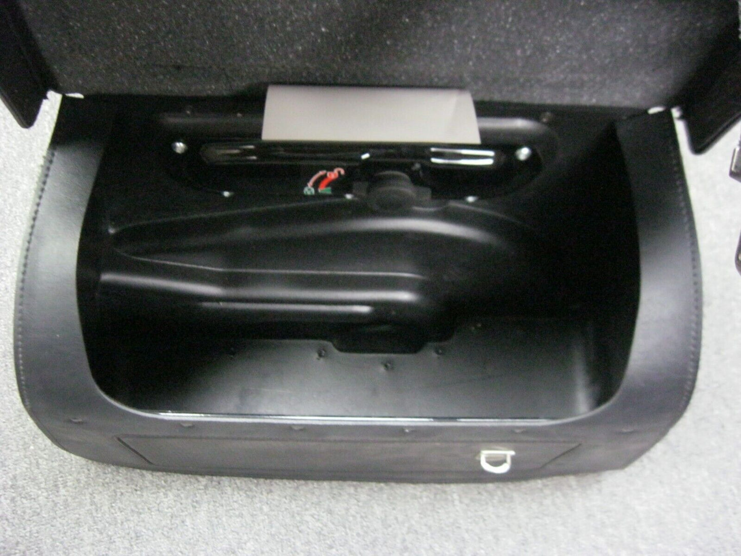 Harley Davidson OEM Touring Detachable Left Saddlebag Assy 90201643