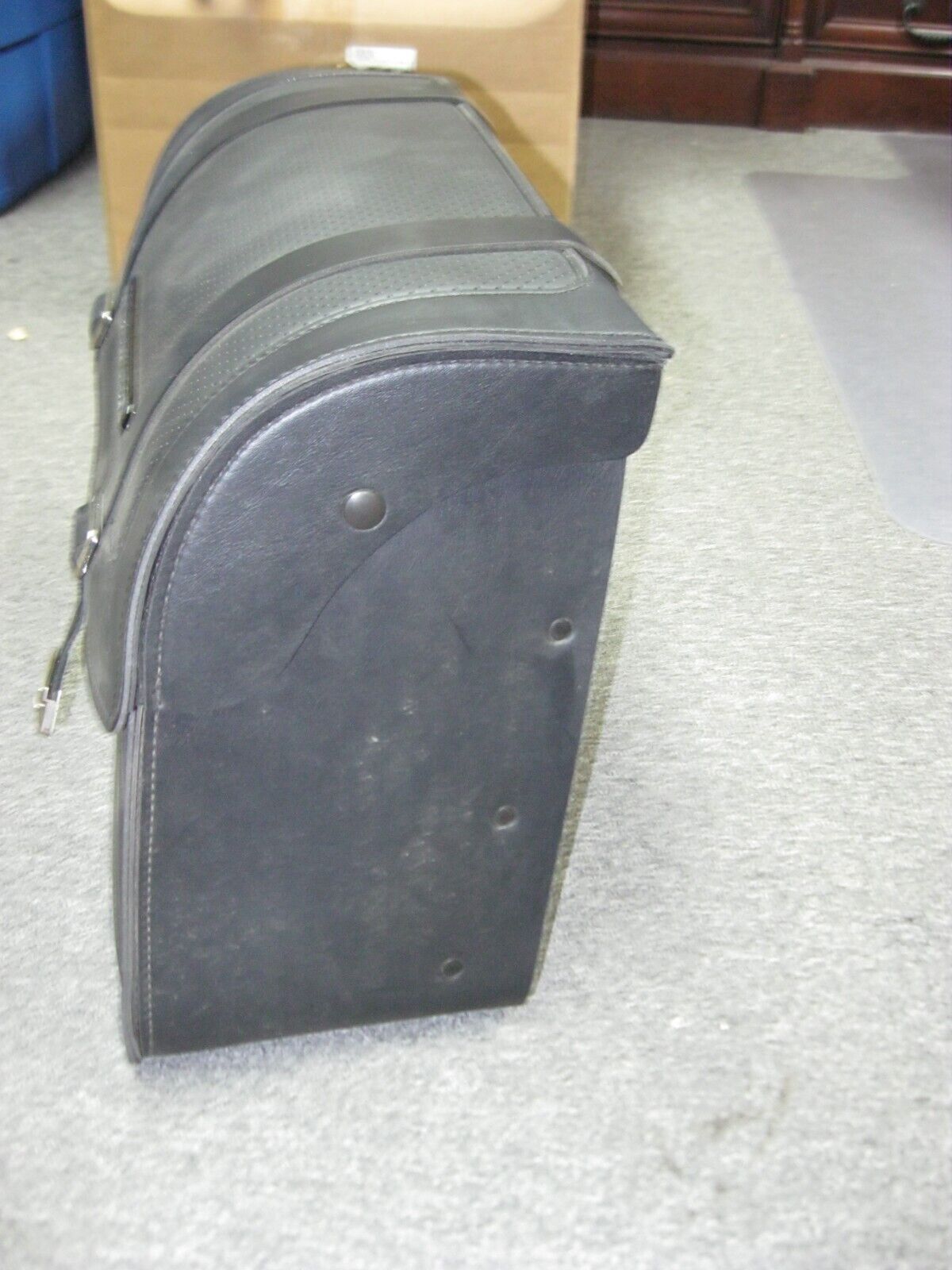 Harley Davidson OEM Touring Detachable Left Saddlebag Assy 90201643