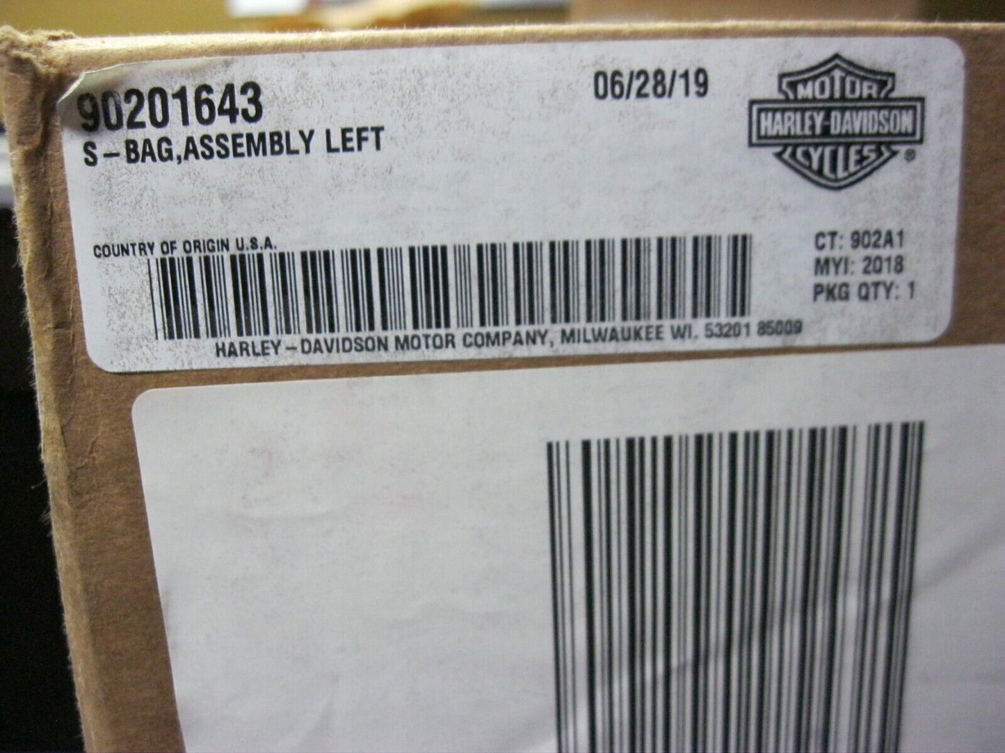 Harley Davidson OEM Touring Detachable Left Saddlebag Assy 90201643