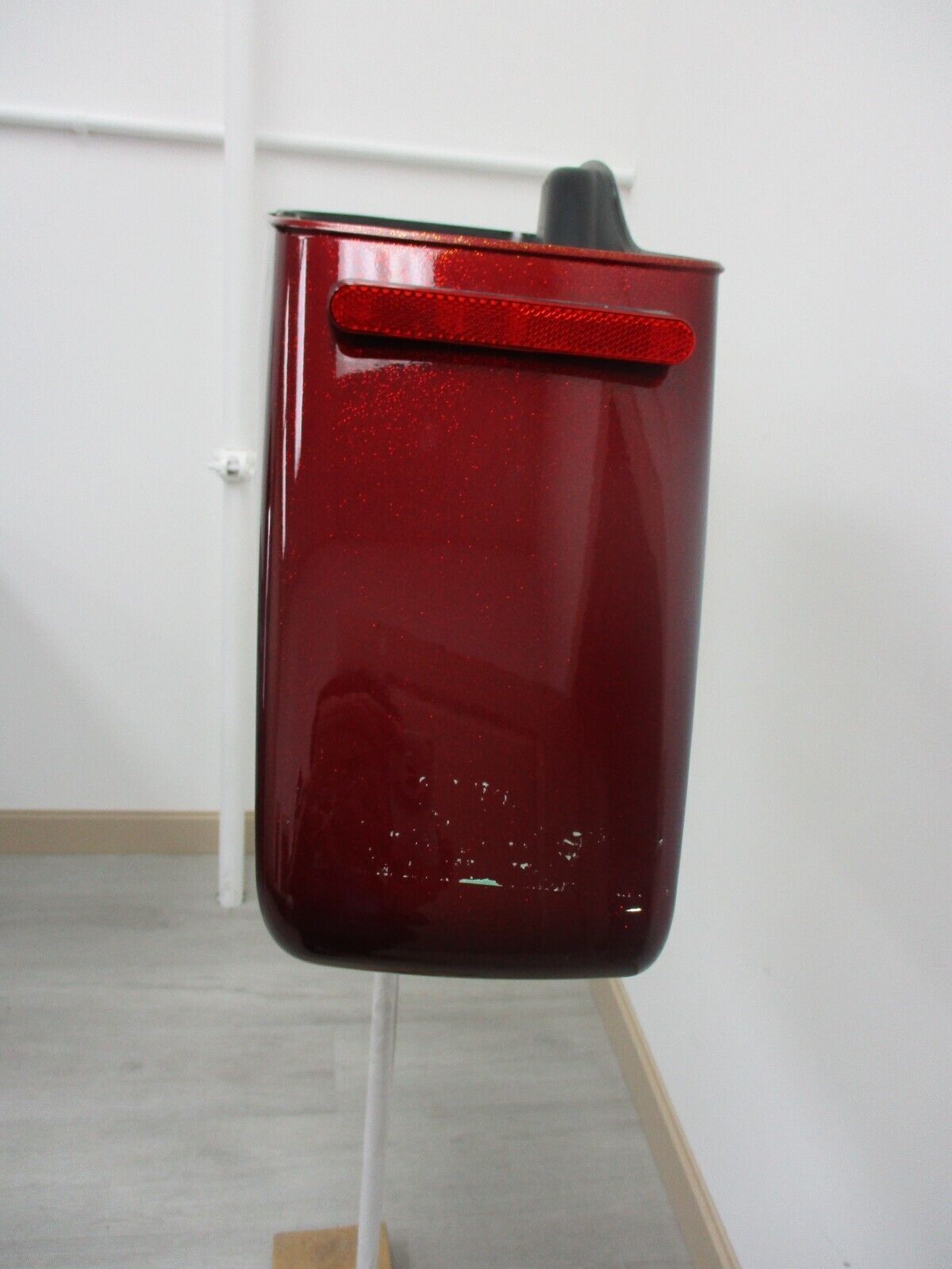 Harley-Davidson OEM LH Saddlebag DARK RED 90200414 2014-Later