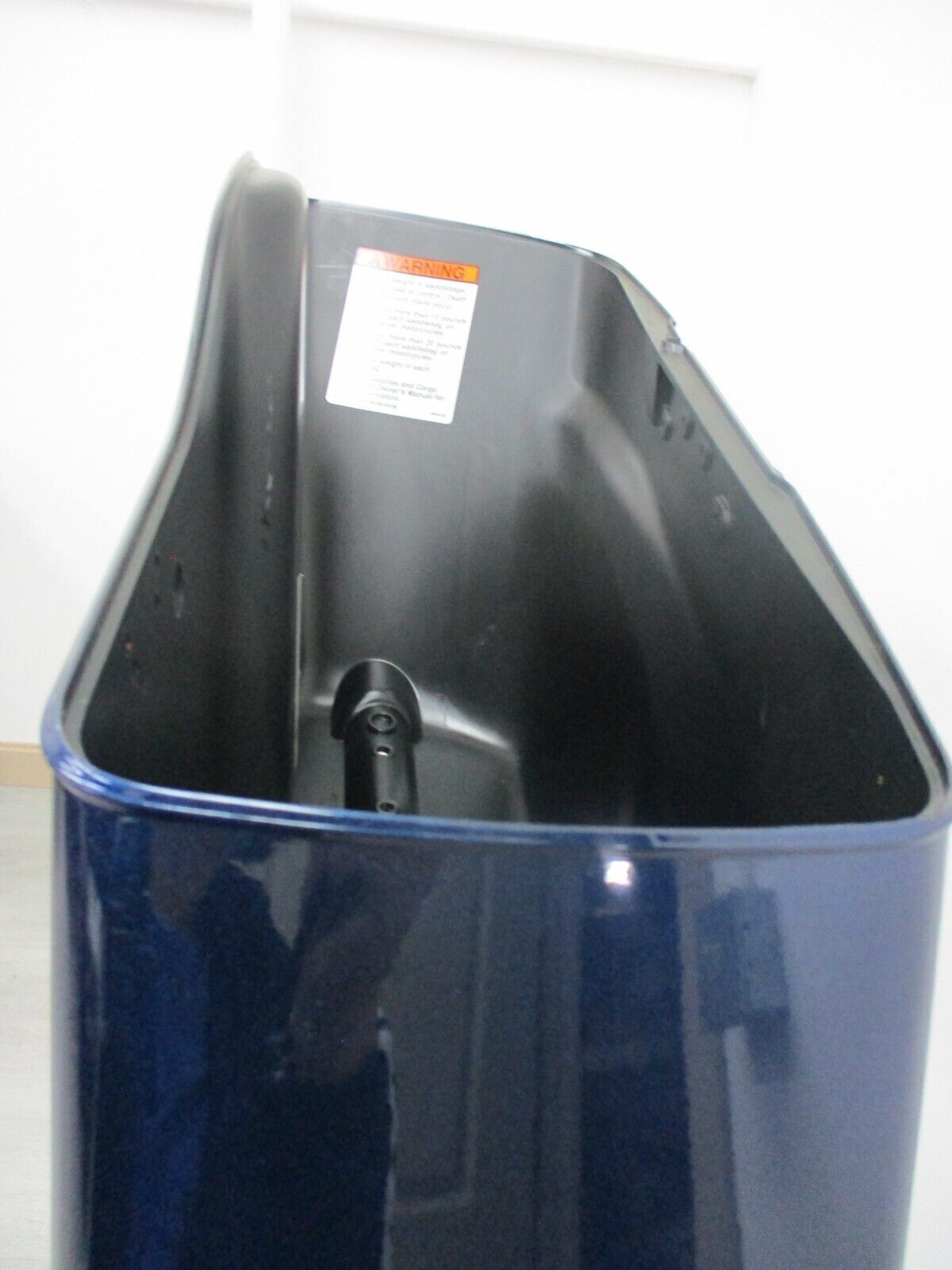 Harley-Davidson OEM RH Saddlebag DARK BLUE 90200412 2014-Later