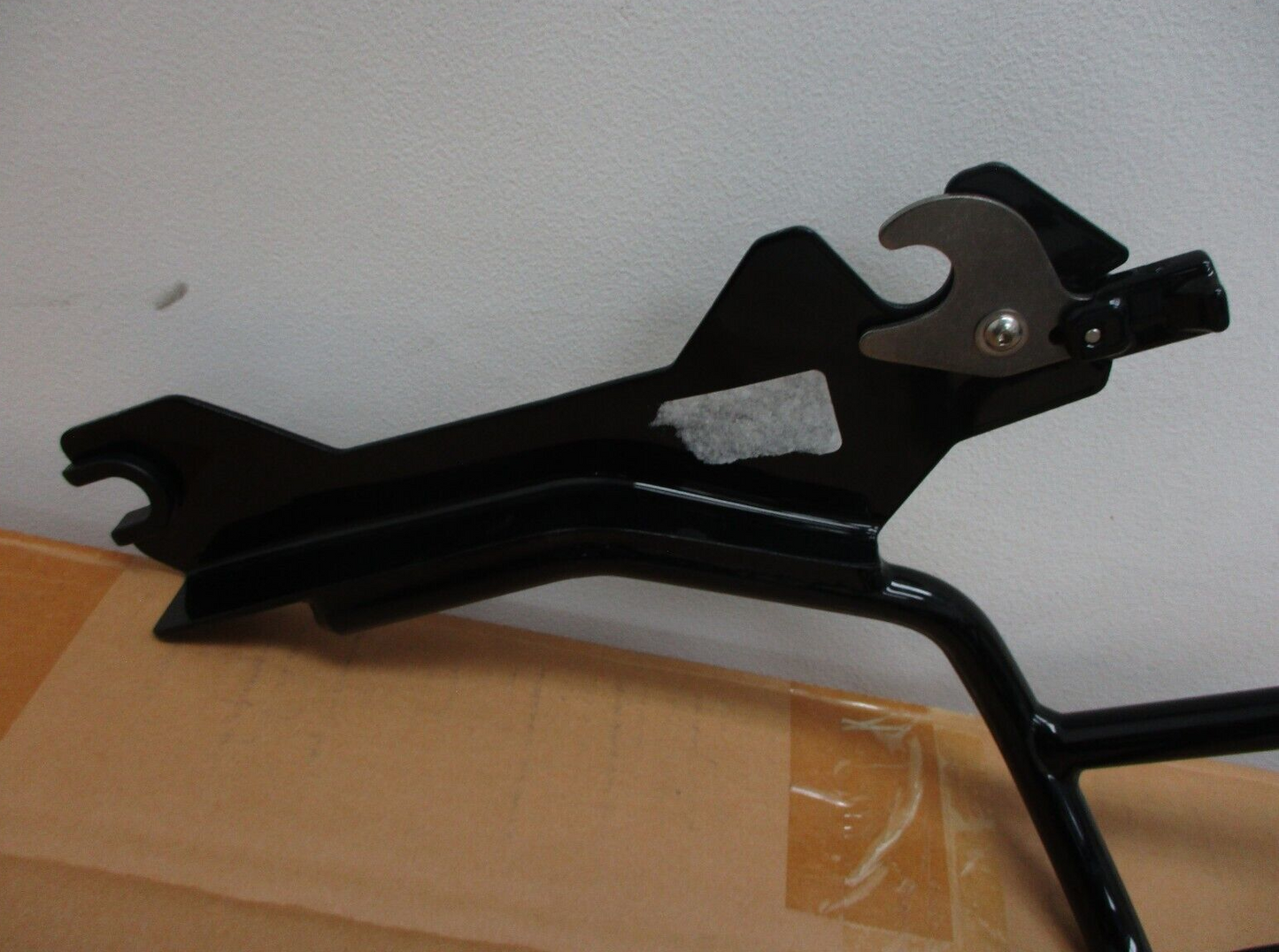 Harley-Davidson  Gloss Black Holdfast  Two-up  Luggage Rack 50300135