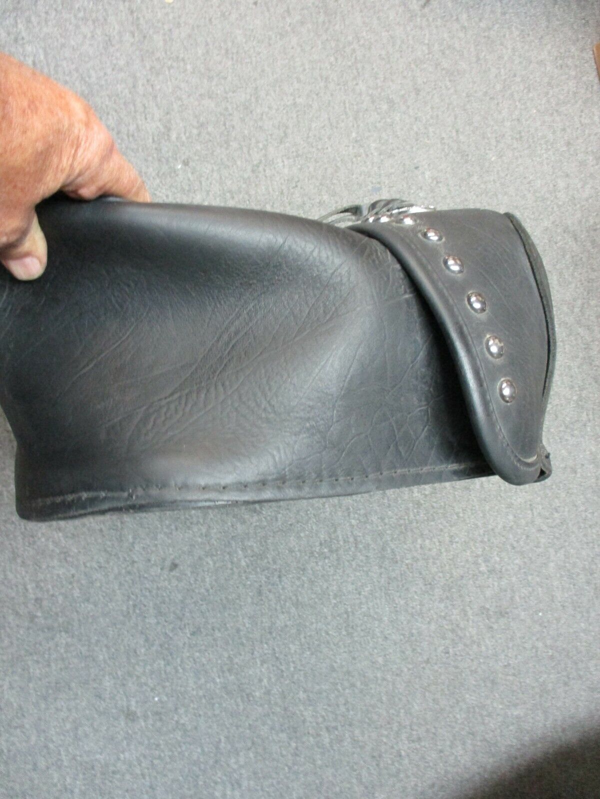 Harley Davidson OEM FLSTC 90476-09 Heritage Classic Left Leather Saddlebag ONE