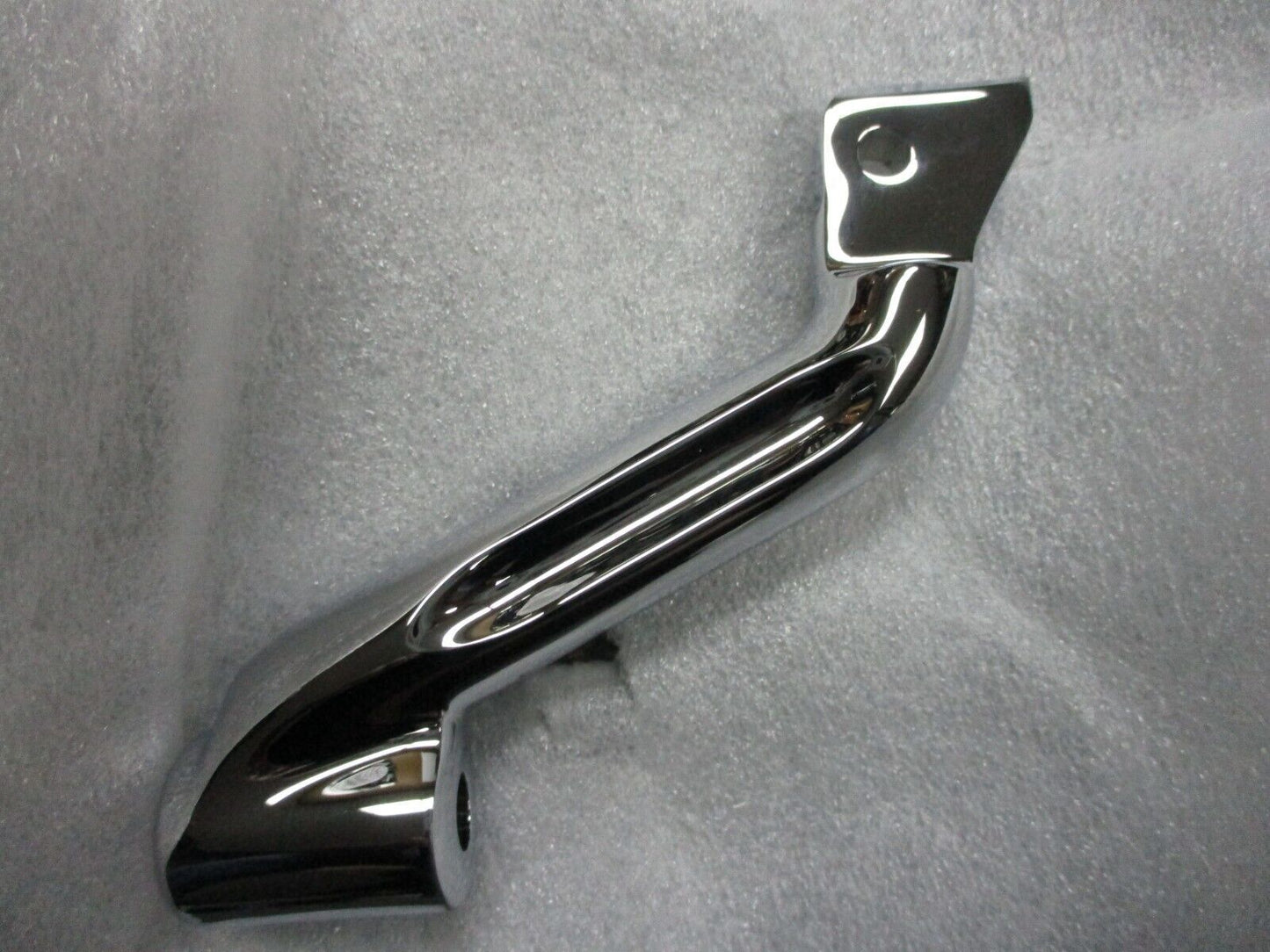 Harley-Davidson OEM FLTR/FLHX CVO Front Chrome Floor Board Bracket 50500055B