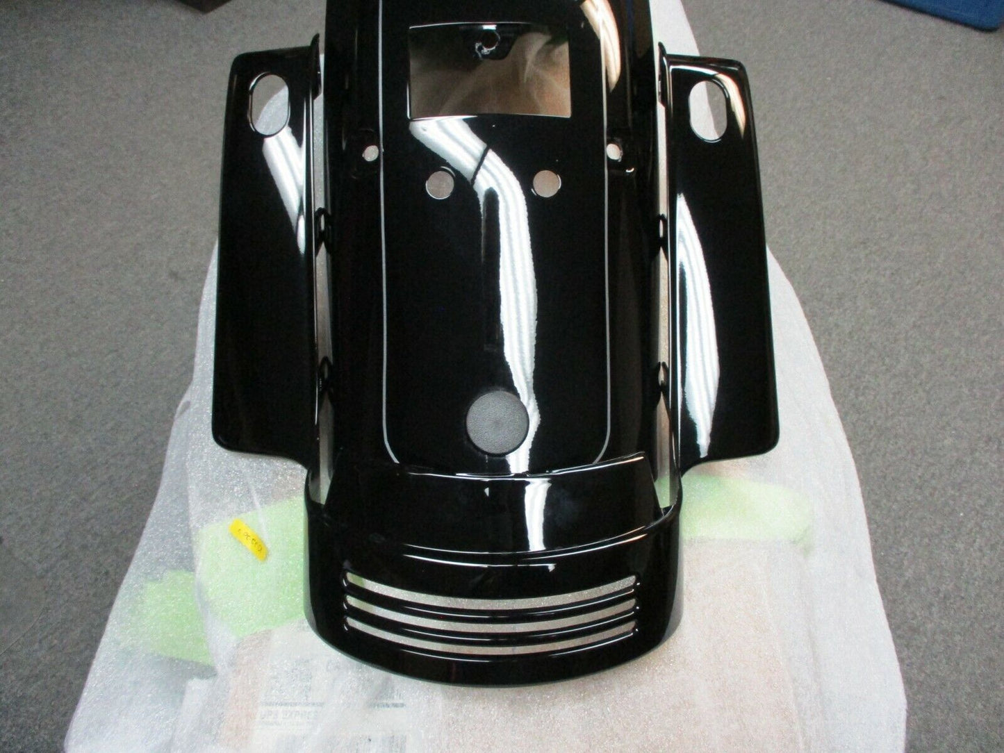 Harley Davidson OEM FLTRXS Rear Fender W/Rear Fascia Vivid Black 59500185DBX