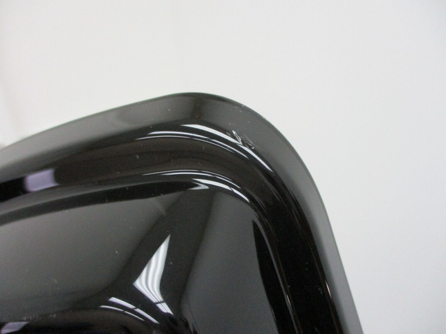 Harley Davidson OEM '14 - Later RH Vivid Black Saddlebag Lid 90200411