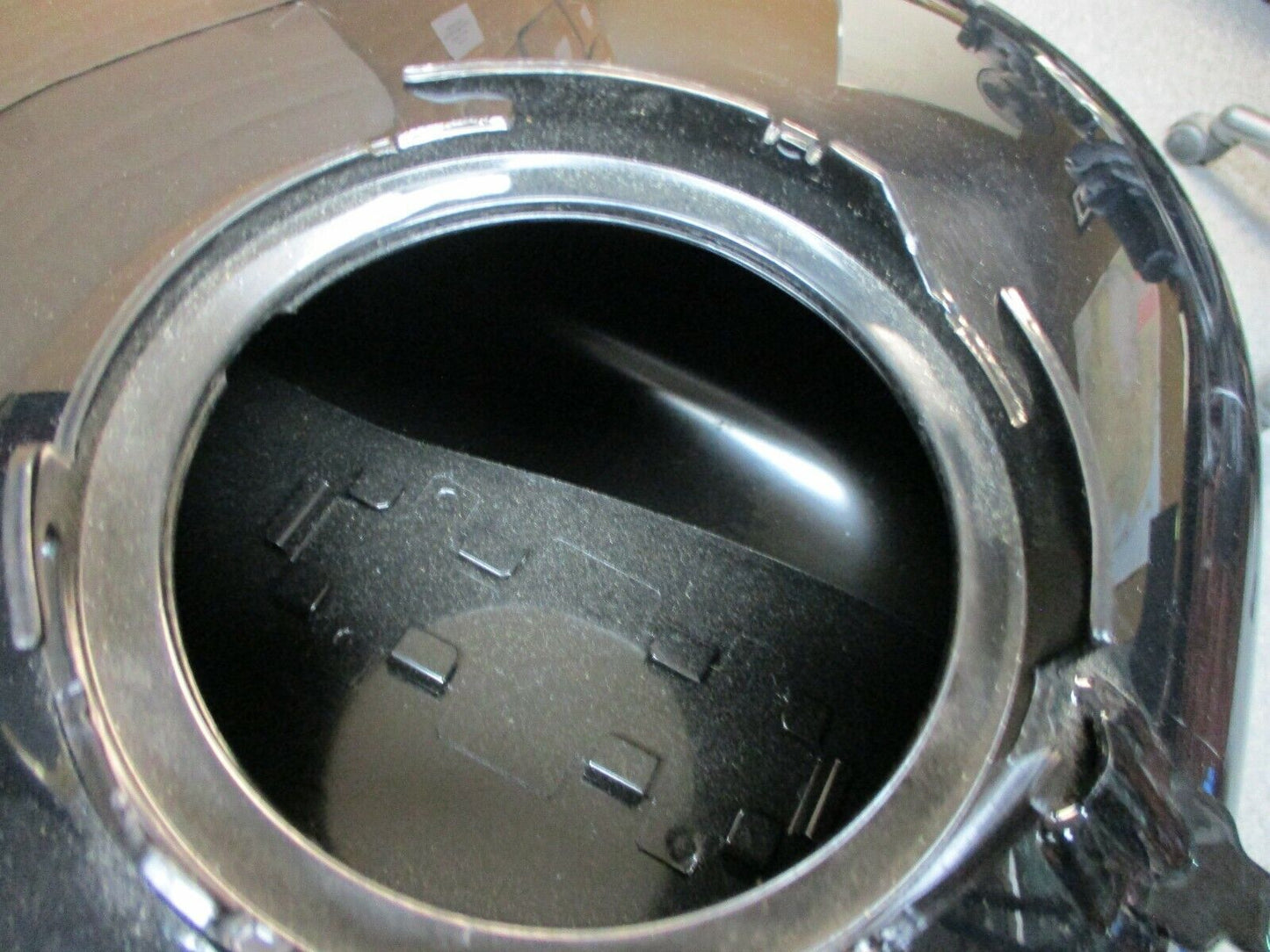 Harley Davidson OEM Touring EFI Fuel Tank 61356-08 Vivid Black Silver Stripe