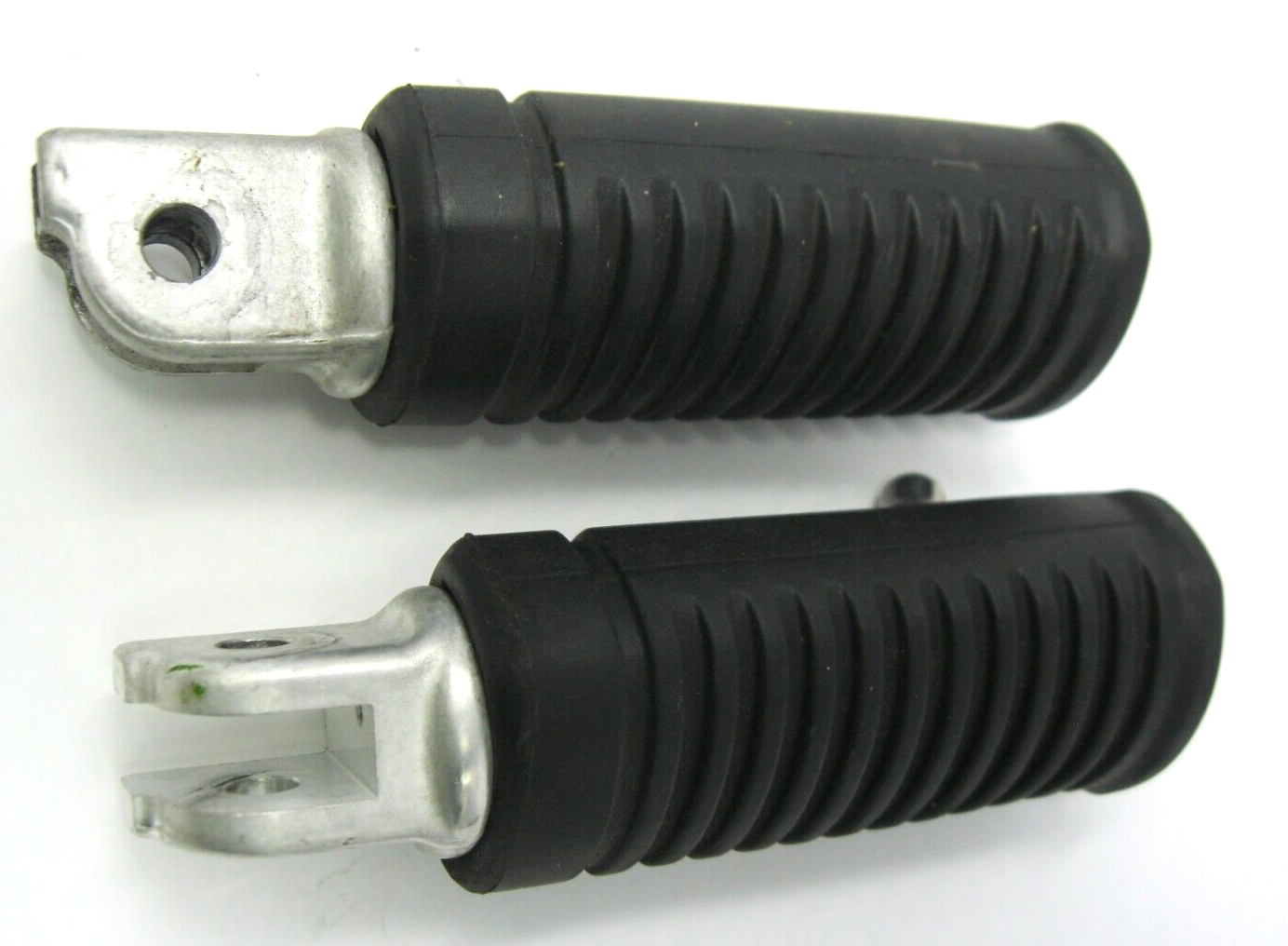 Harley-Davidson OEM 18-22 Rider Foot Pegs & Wear Pegs (Pair) 50501106 & 50501107