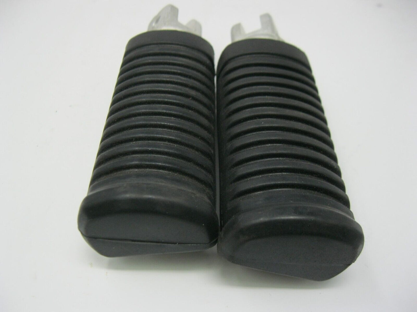 Harley-Davidson OEM 18-22 Rider Foot Pegs  (Pair) 50501106 & 50501107