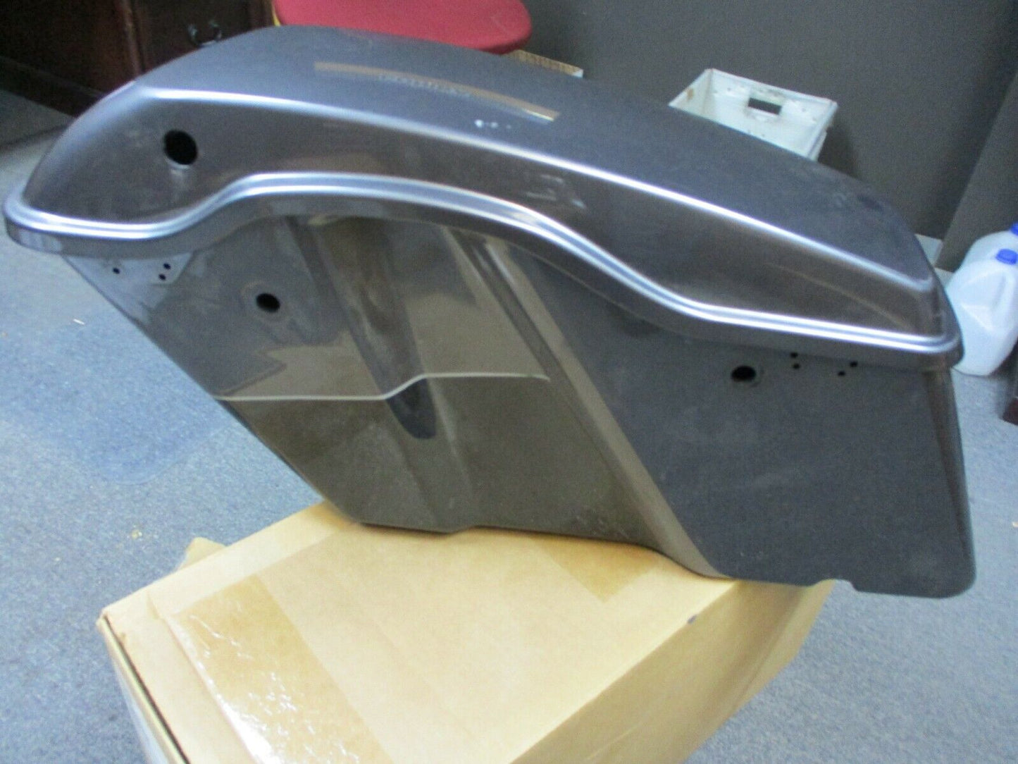 Harley Davidson FLHTK RH Saddlebag W/Lid Charcoal Pearl/Vivid Black 90201064DTO