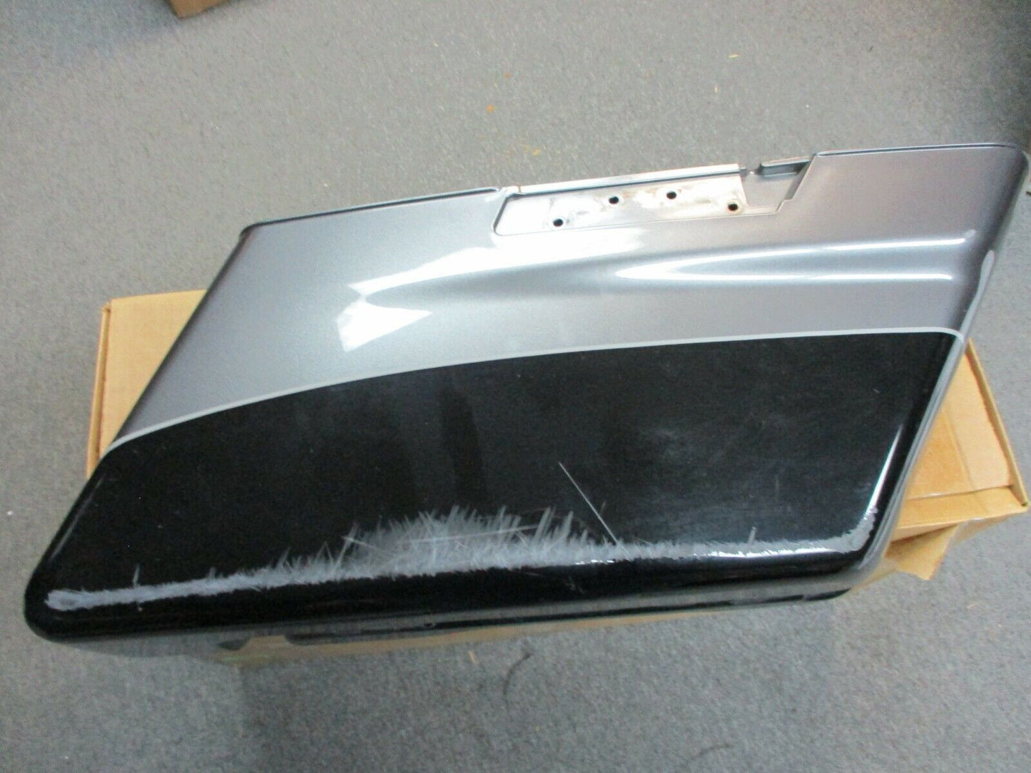 Harley Davidson FLHTK RH Saddlebag W/Lid Charcoal Pearl/Vivid Black 90201064DTO