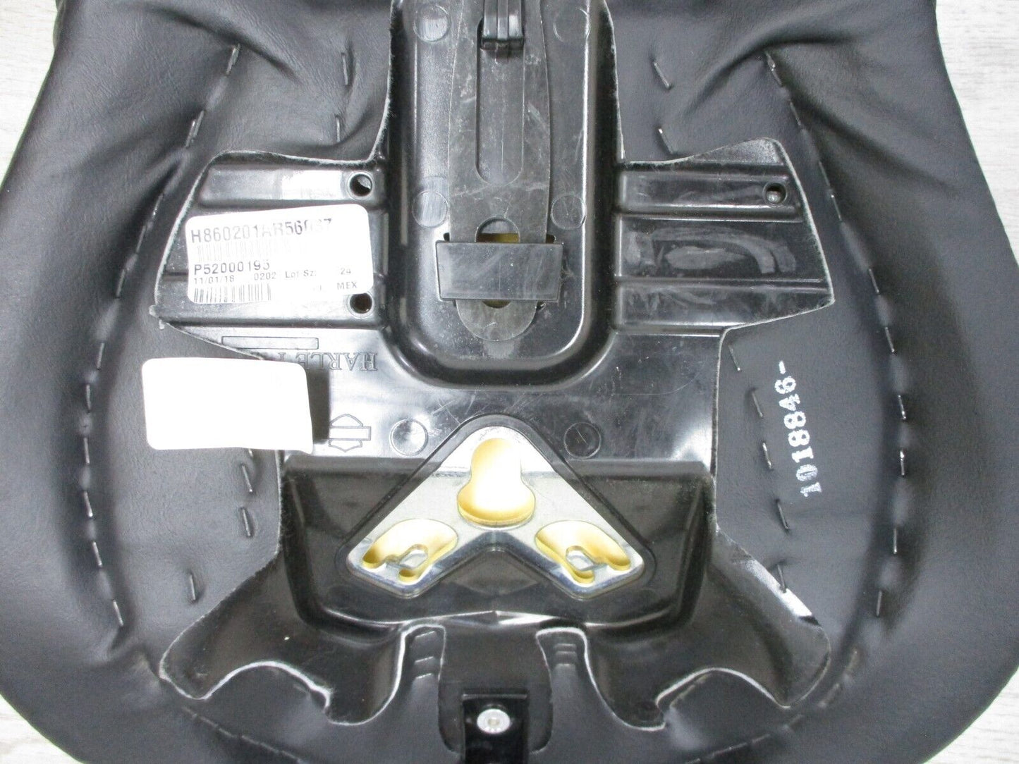 Harley- Davidson Stock Solo Seat 52000189