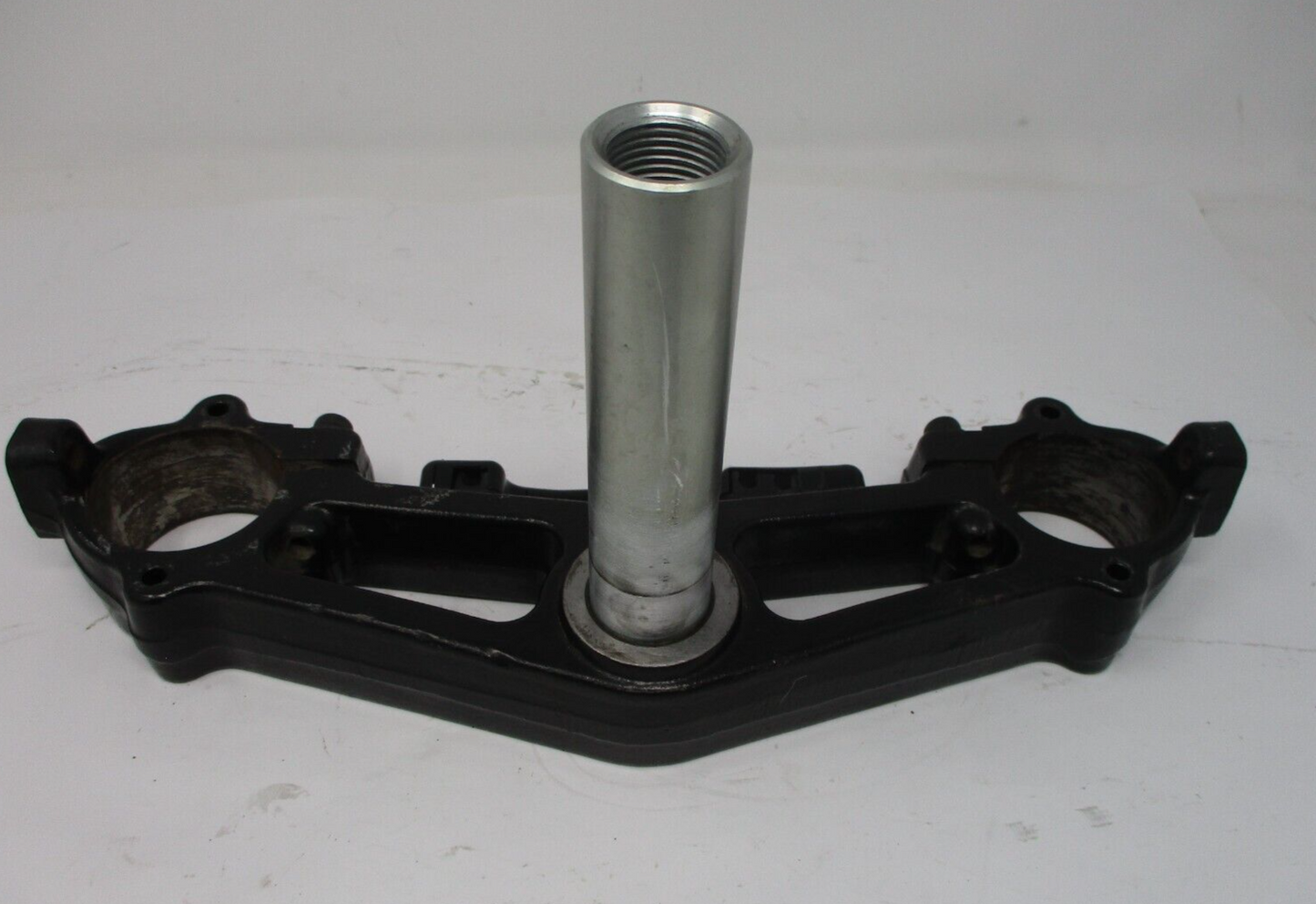 Harley-Davidson OEM '15-later Lower Fork Triple Tree Bracket 45900091A