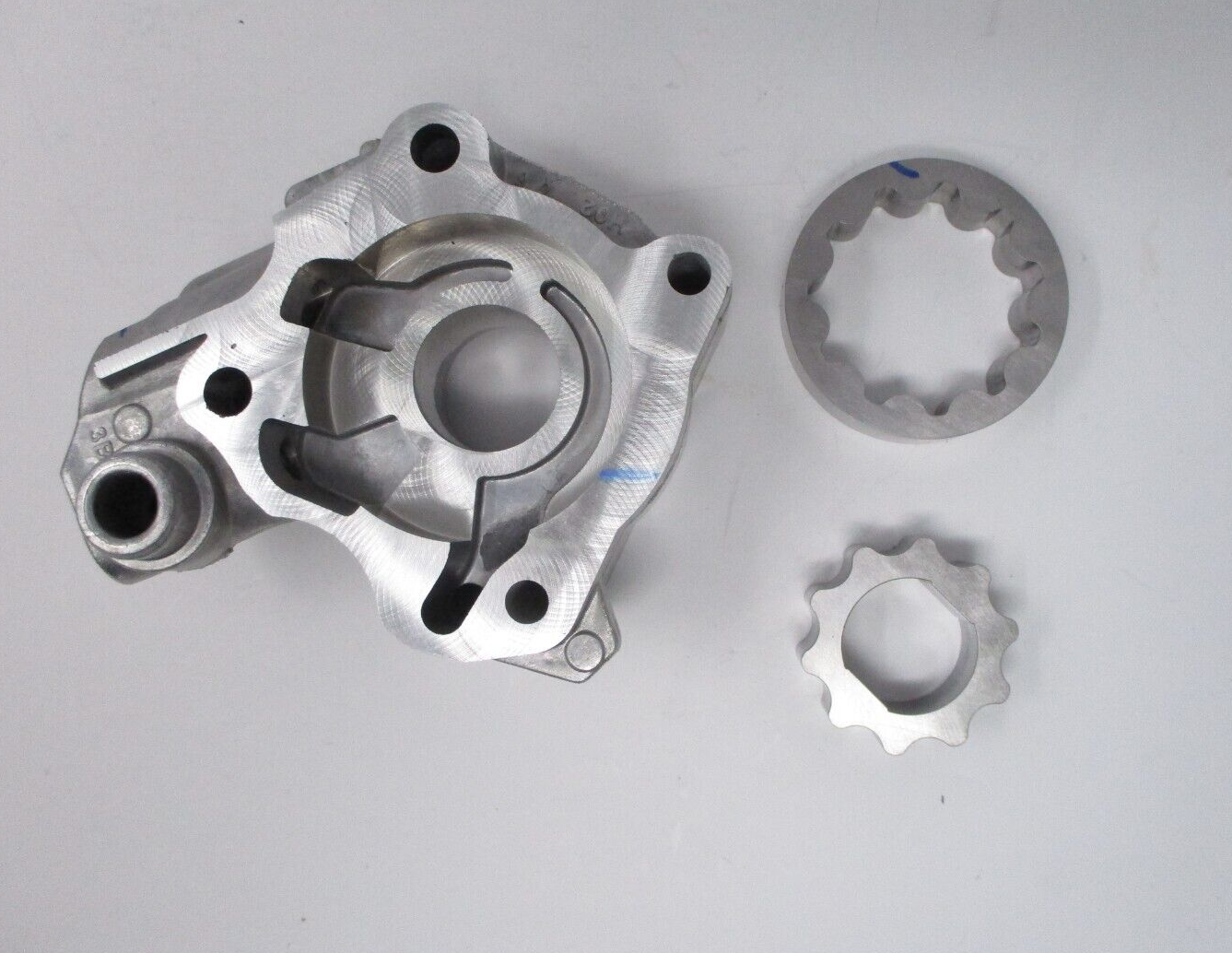 Harley-Davidson  M8 10 Lobe Water Cooled Oil Pump Assembly Casting # 62400180
