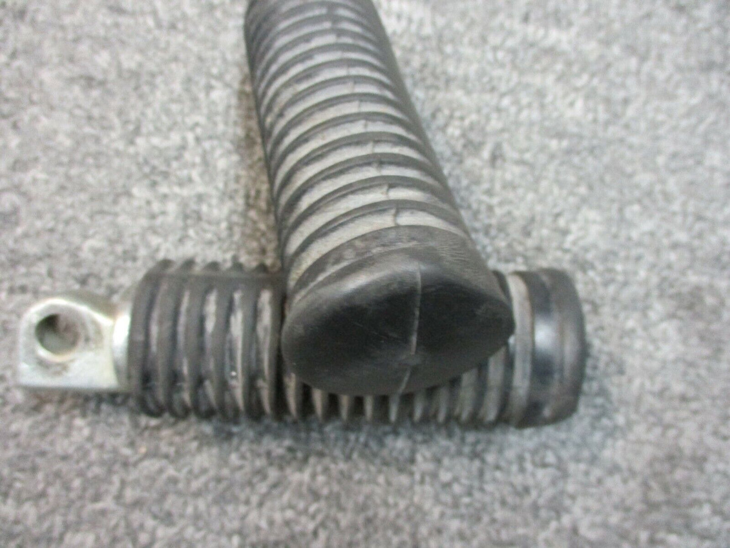 Harley Davidson OEM Used Rubber Stock Foot Peg Multi Fit 1 1/2" Diameter 1 Pair