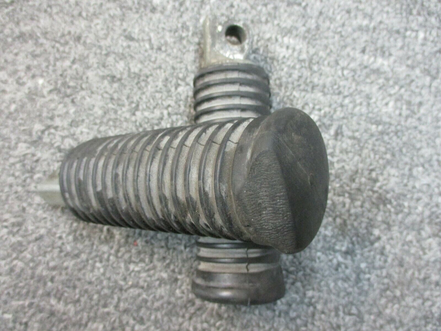 Harley Davidson OEM Used Rubber Stock Foot Peg Multi Fit 1 1/2" Diameter 1 Pair