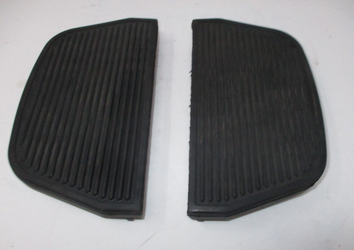 Harley-Davidson  Floorboard Inserts  SET 50606-06