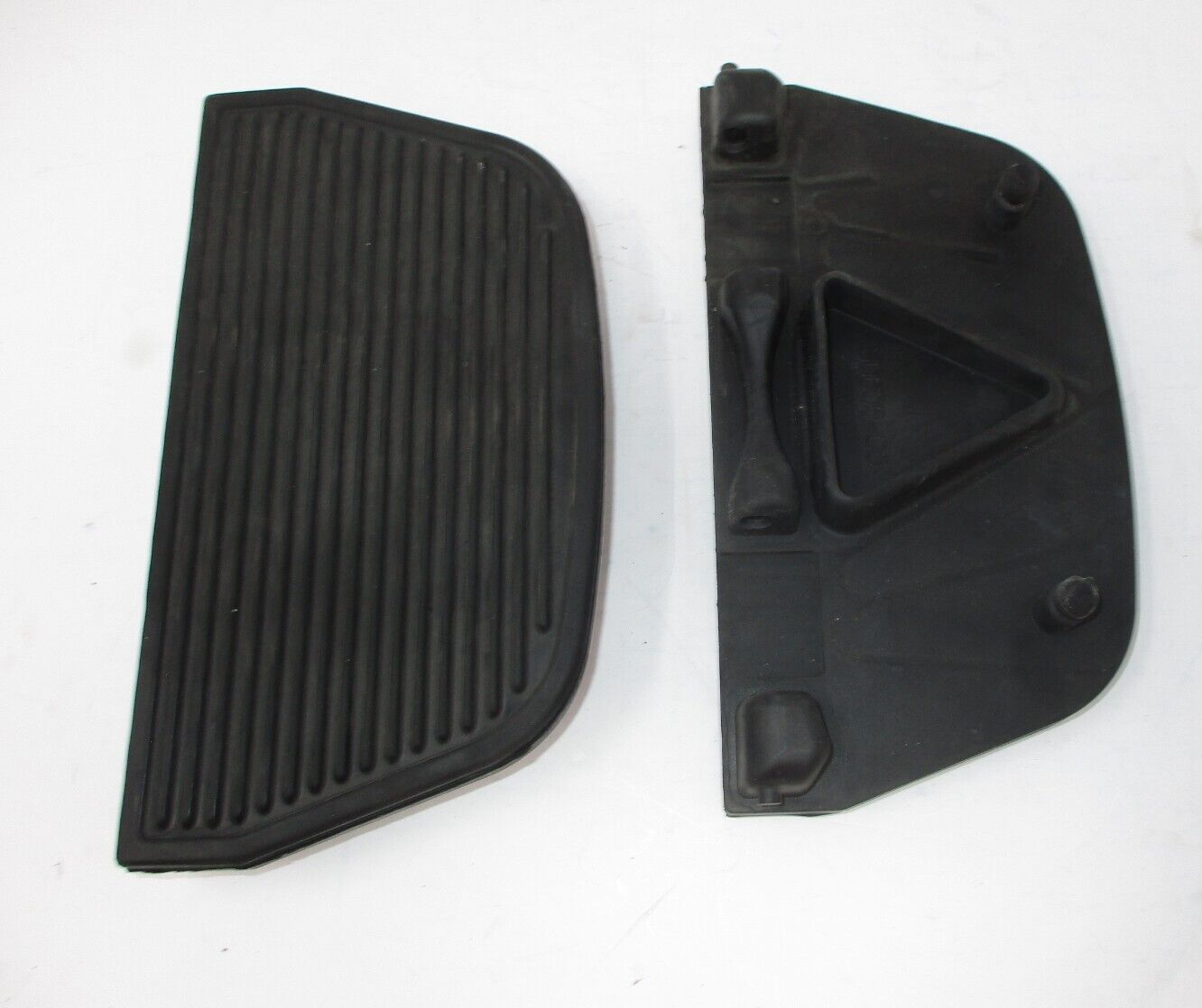 Harley-Davidson  Floorboard Inserts  SET 50606-06