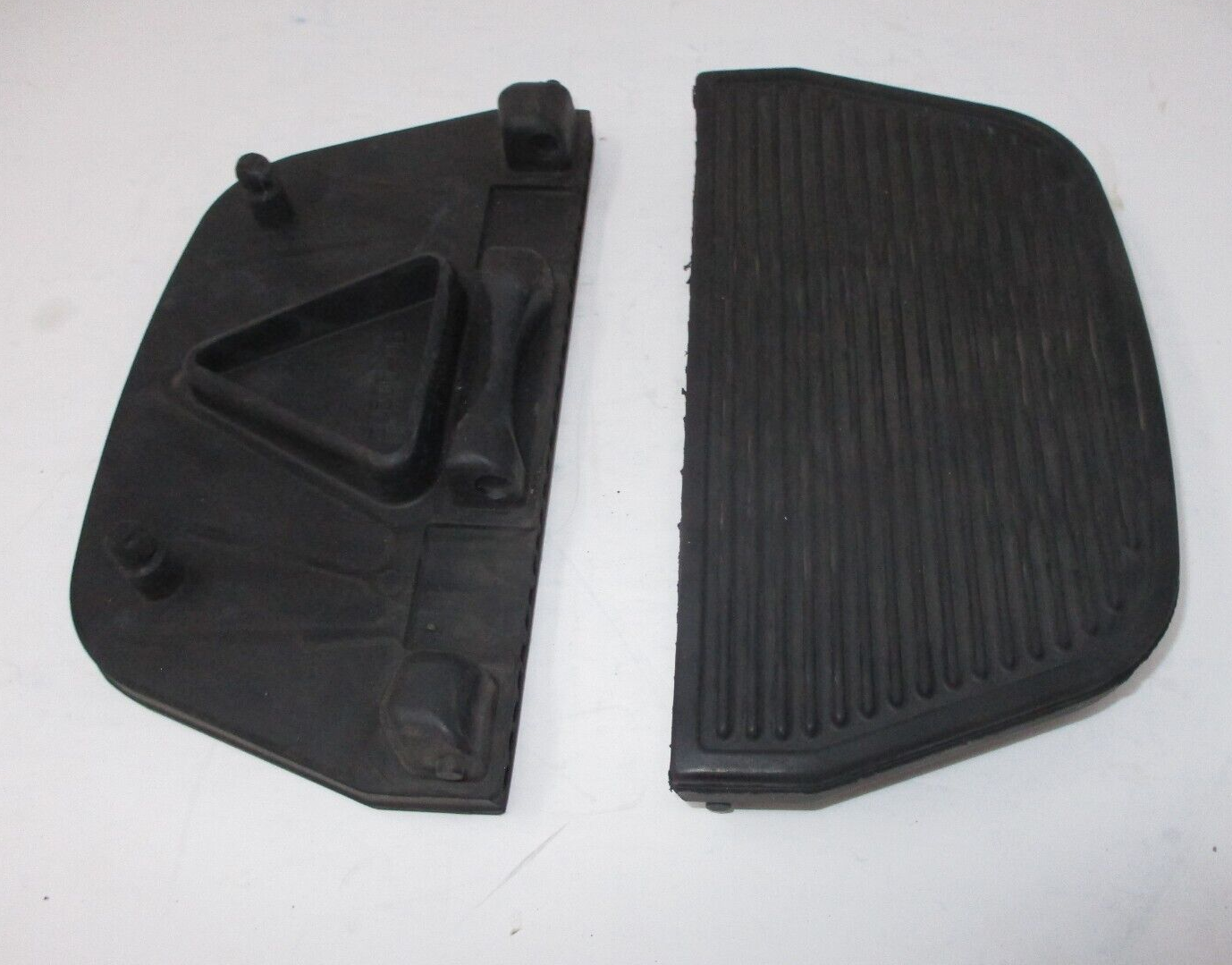 Harley-Davidson  Floorboard Inserts  SET 50606-06